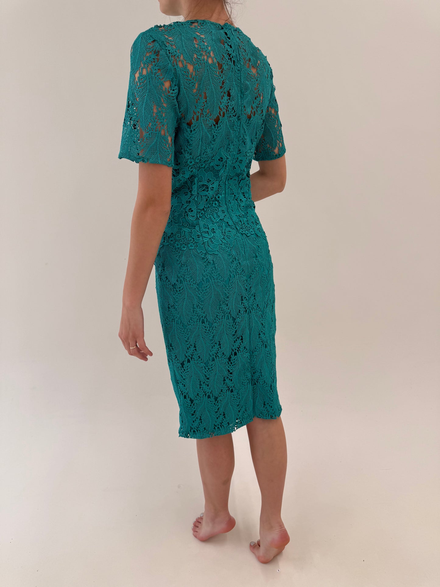 Rochie teal green cambrata din dantelă macrame de la zi la cocktail