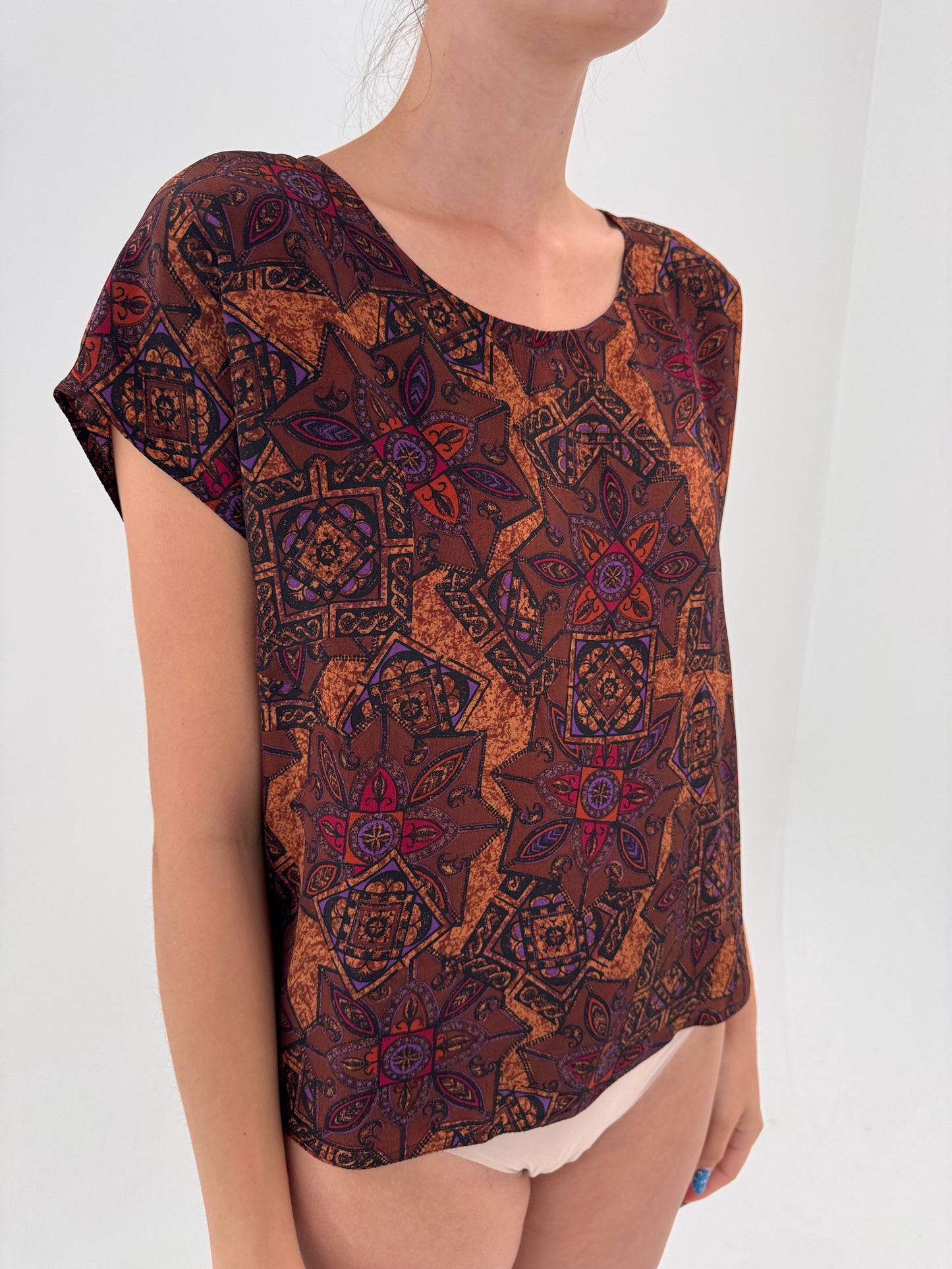 Top Valentino din mătase naturală cu print paisley în croi lejer