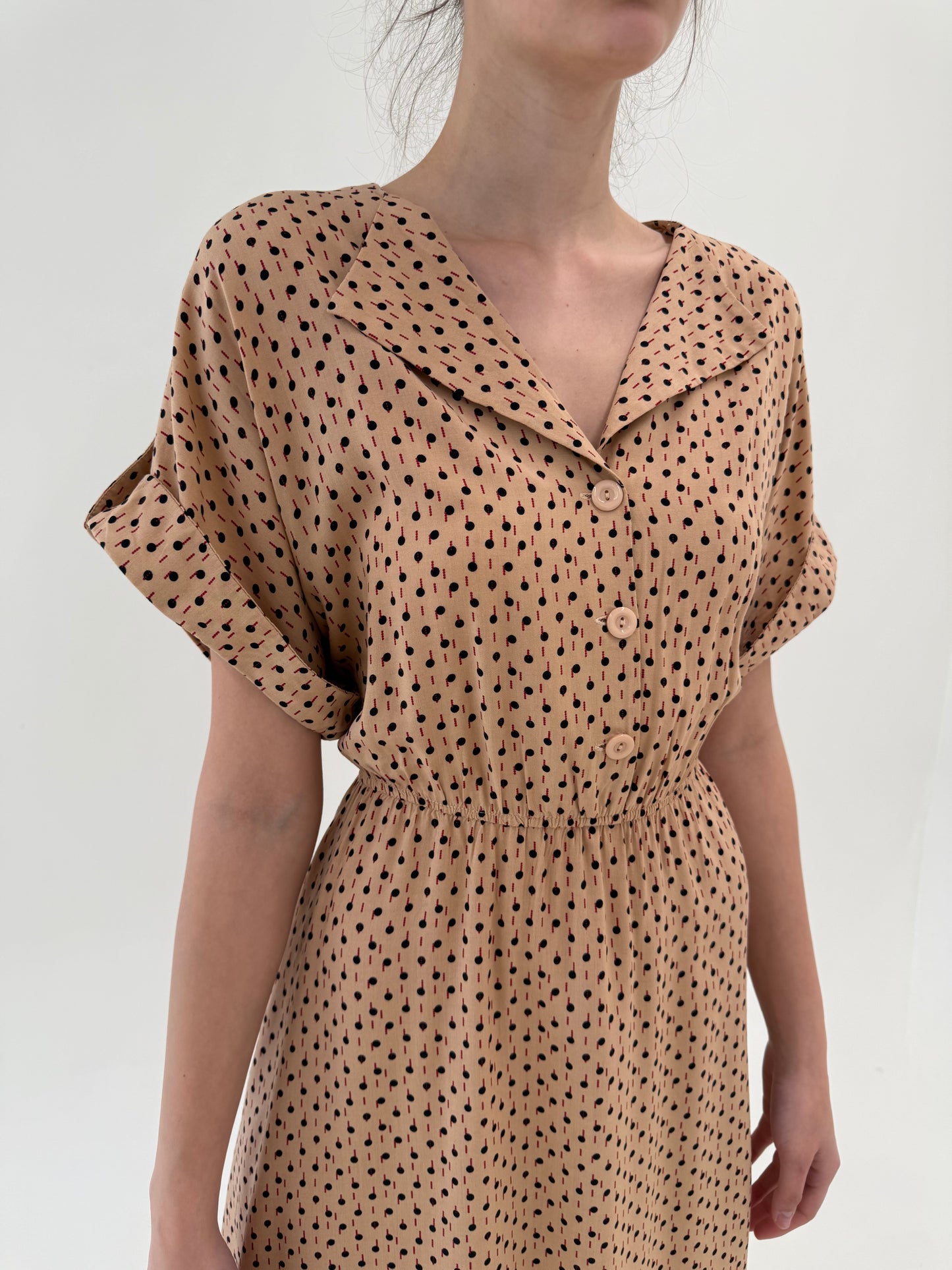 Rochie camel maxi cu buline negre si talie ultra înaltă marcată elastică