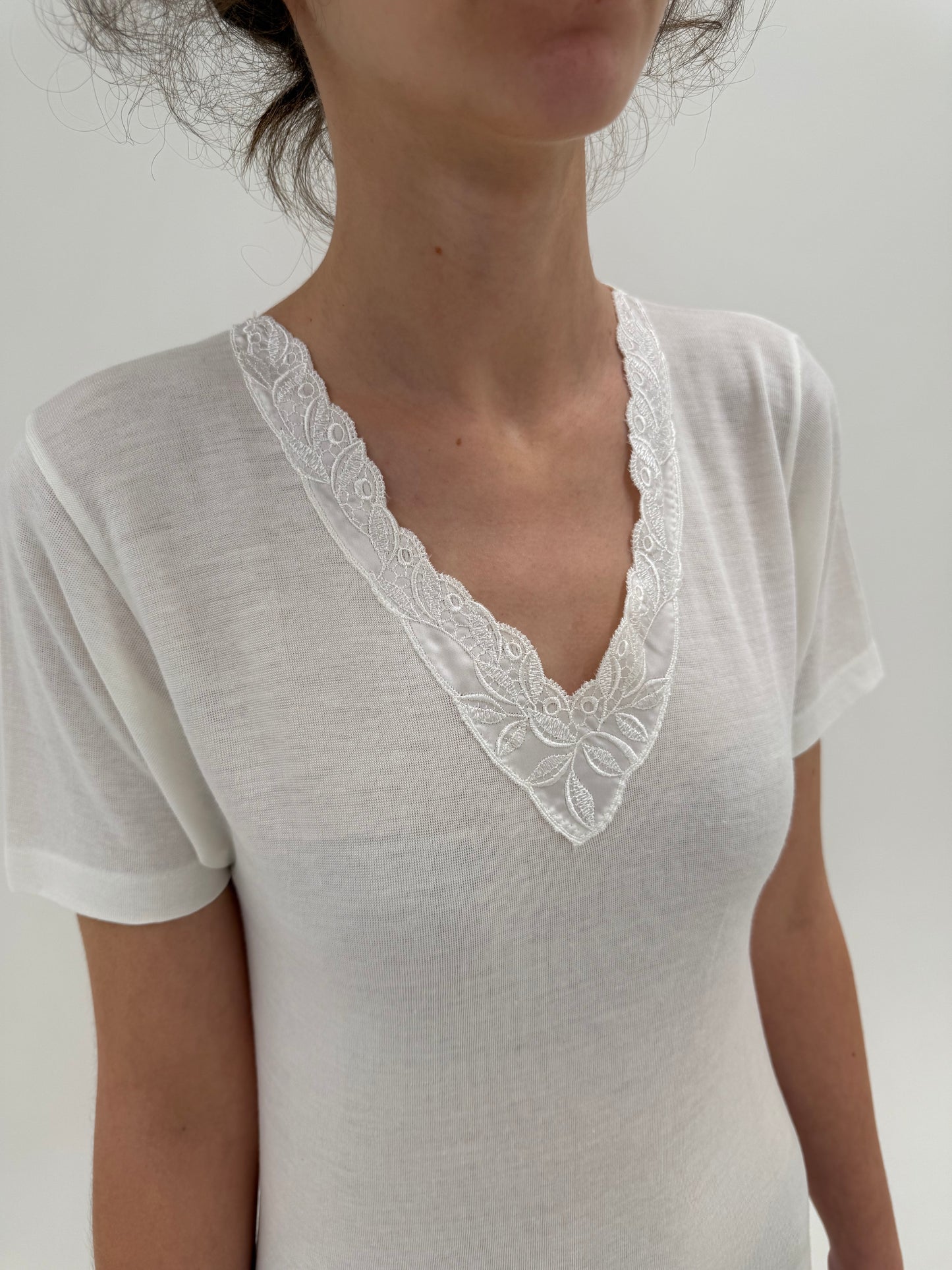 Top nou italian din lana extrafina irestringibila