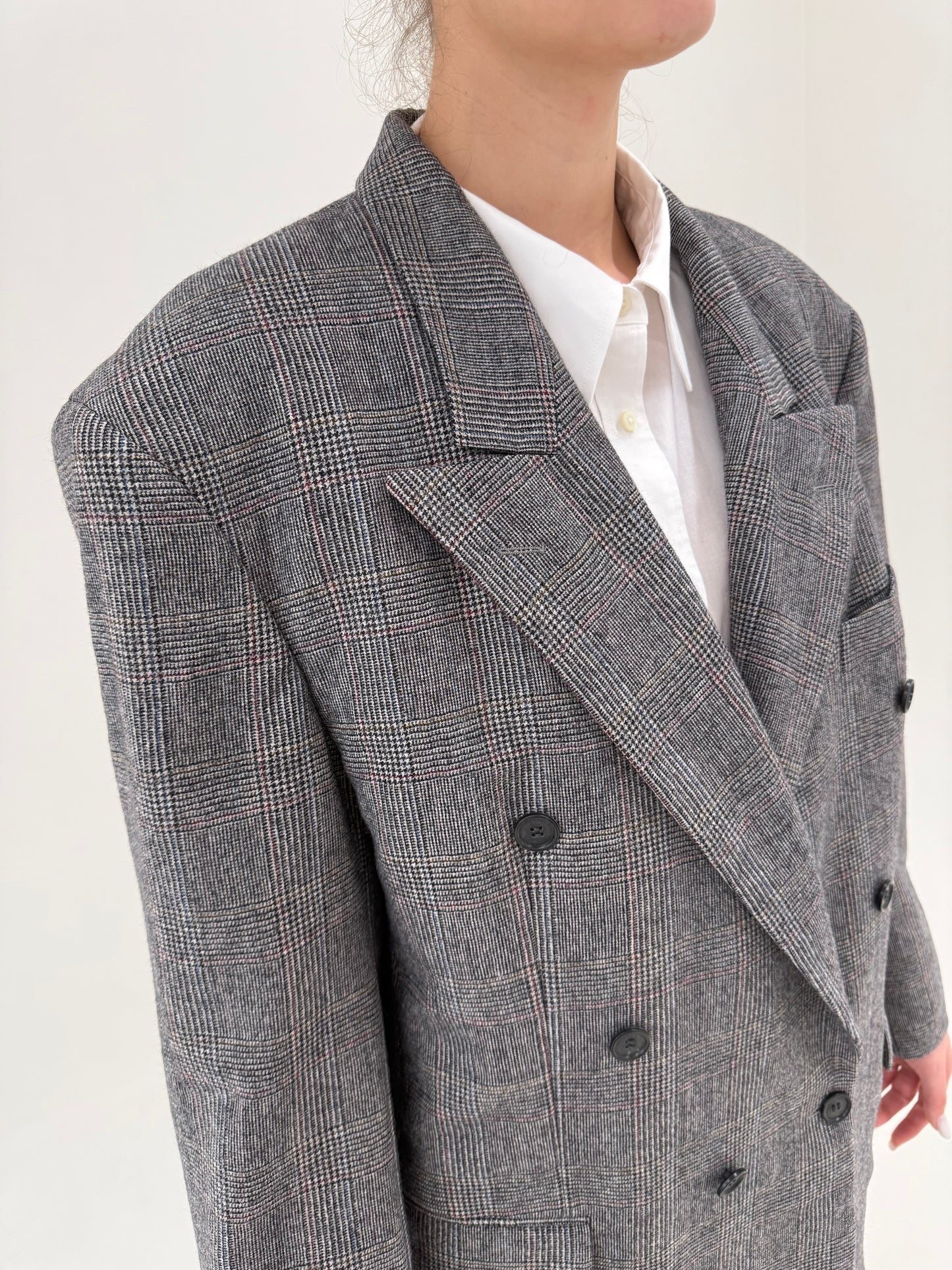 Sacou vintage cu închidere dublă din lana în carouri fine și revere late