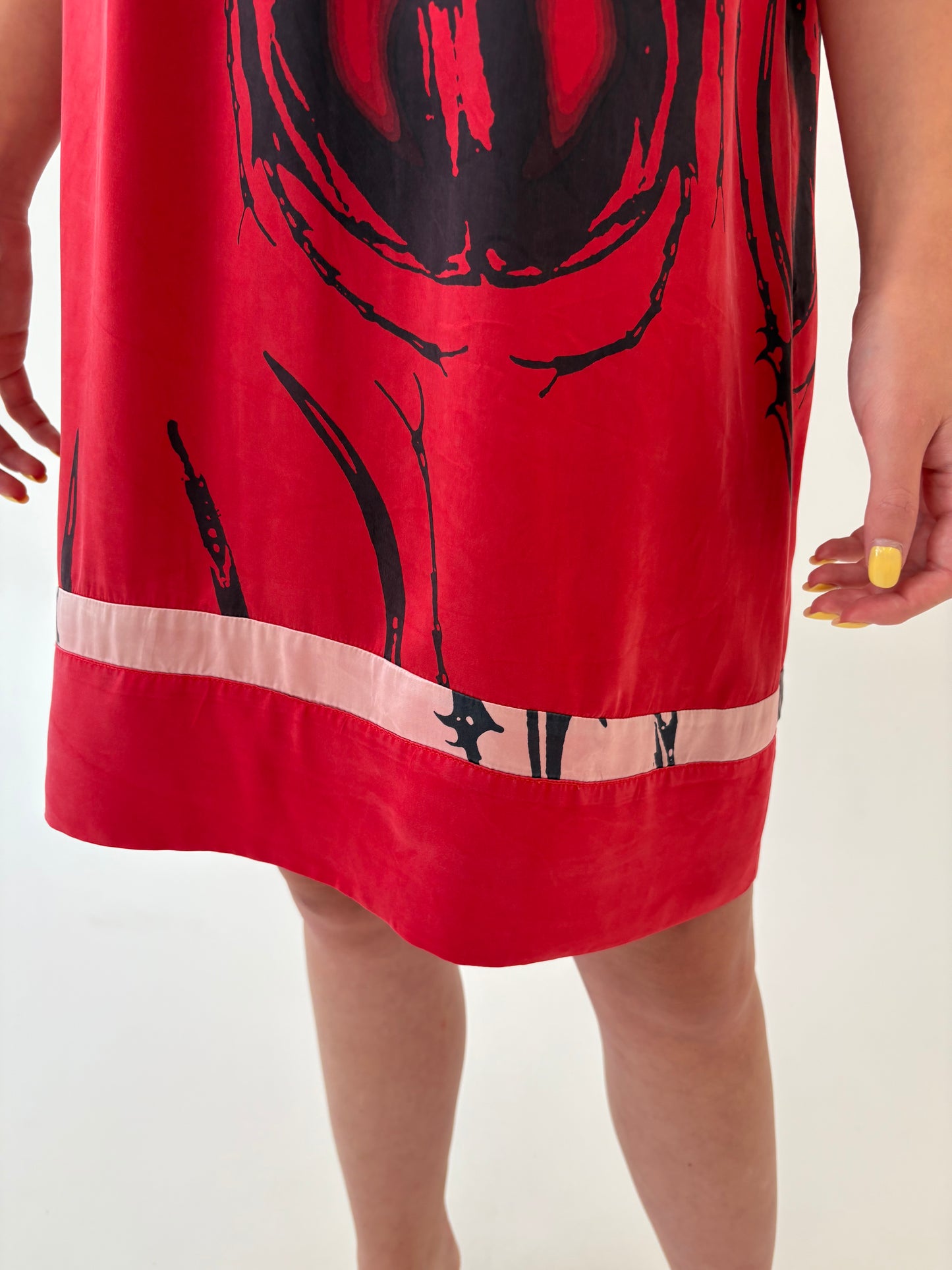 Rochie în croi lejer din mătase naturală cu print ca pictat