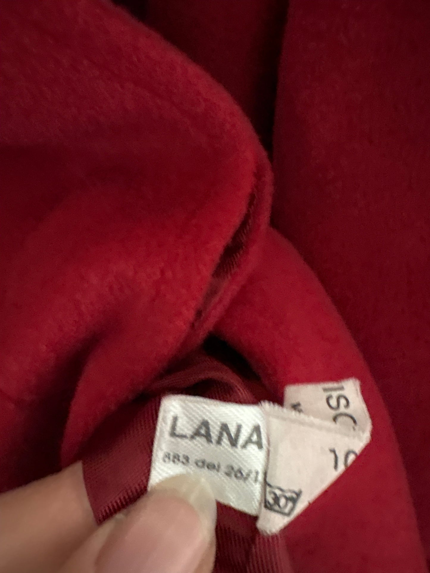 Palton italian cherry red în croi minimalist din stofă excepțională de lana