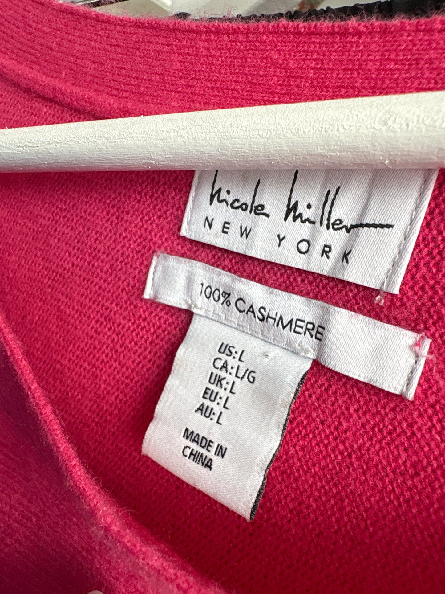 Puloveras fucsia din cașmir  în croi lejer și mânecă 3/4