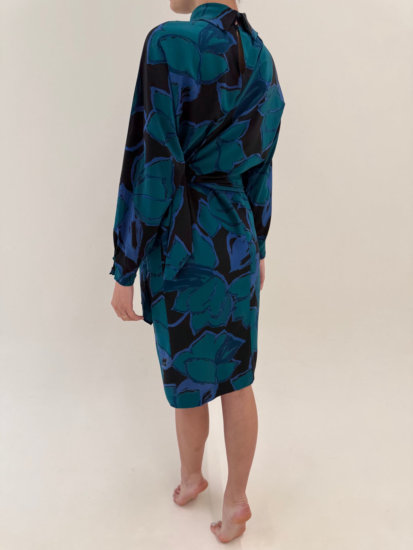 Rochie vintage din mătase naturală cu talie frinsata și print superb