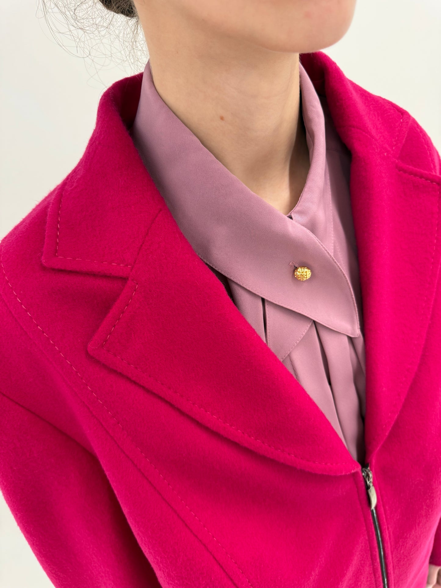 Jacheta de brand premium ciclam din lana extrafina in croi actual