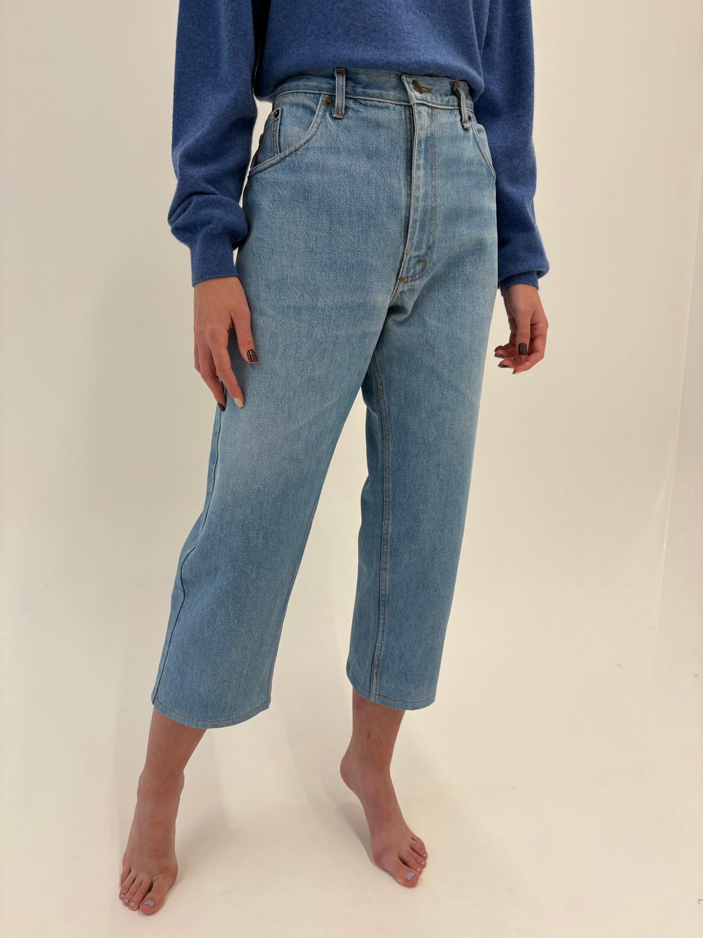 Jeans vintage  Armani petite cu ținuta și talie înaltă mai generoasă
