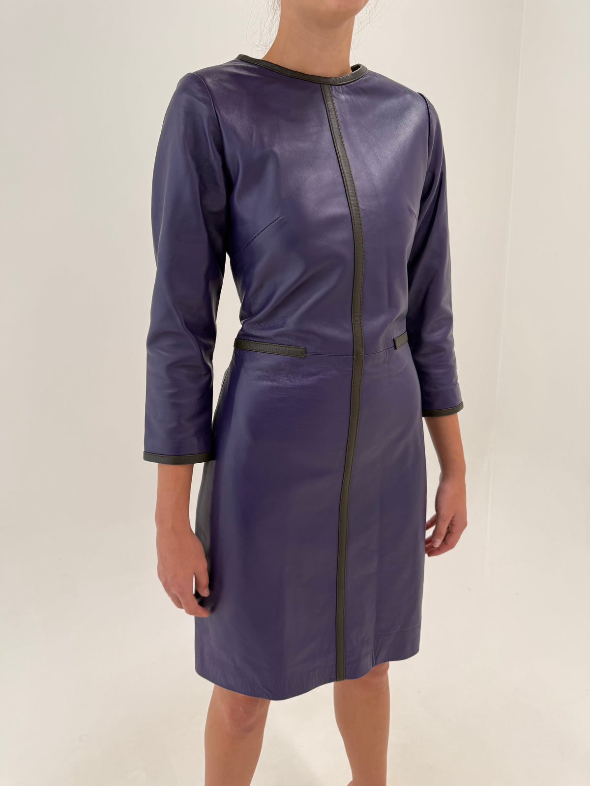 Rochie dark violet din piele naturală extra moale și extrem de fină