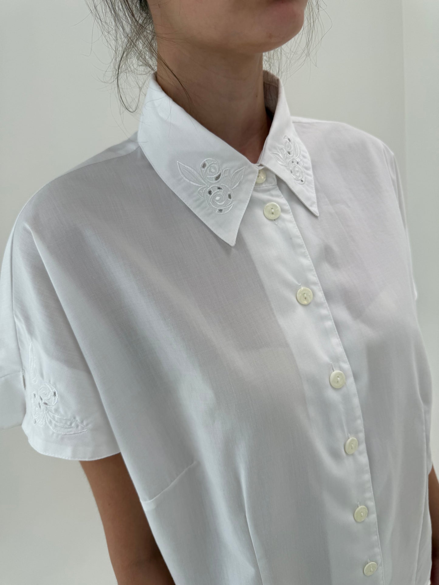 Cămașa din bumbac premium cu broderie anglaise