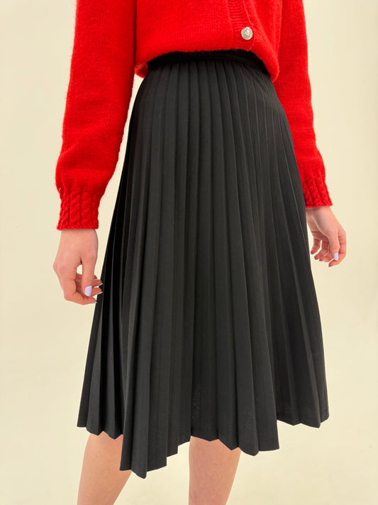 Fustă neagră plisată midi cu taie ultra înaltă de la zi la seară