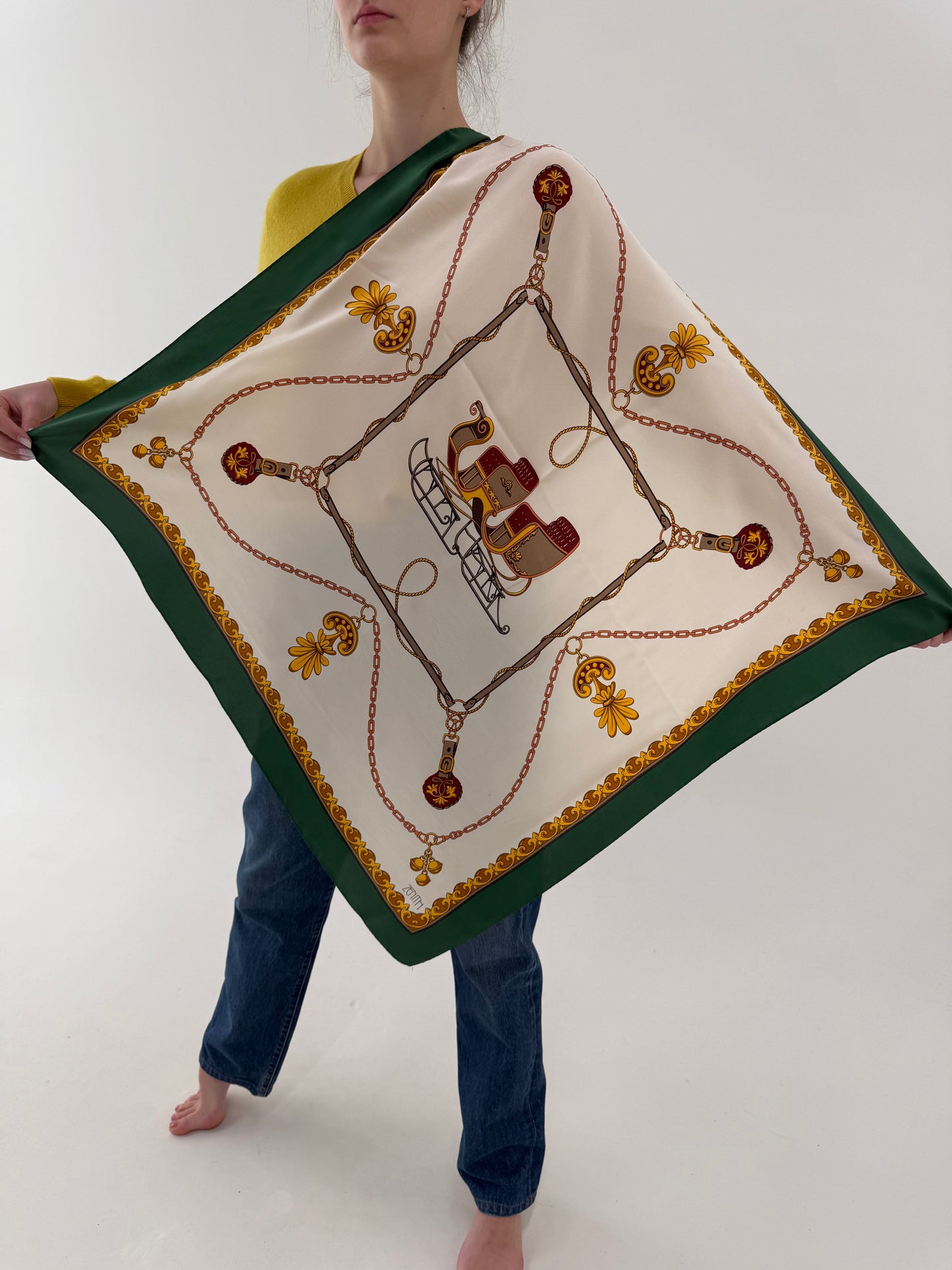 Eșarfă din mătase naturală cu print baroc