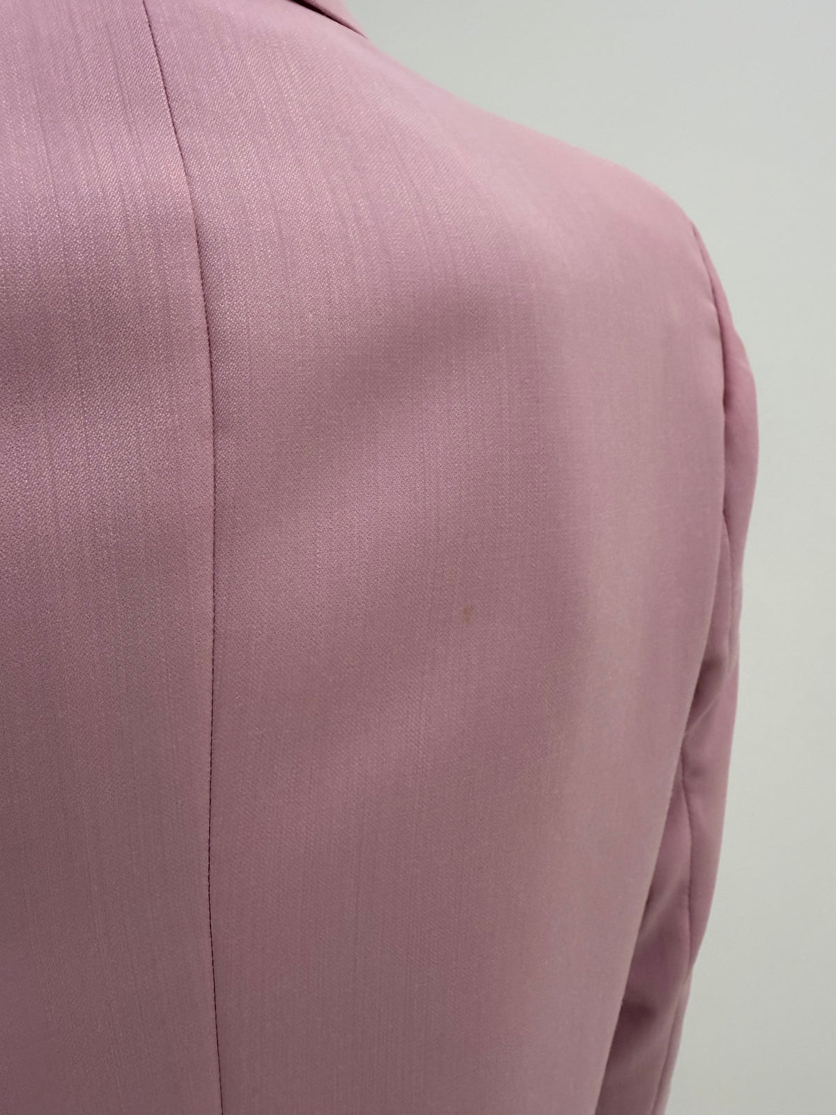Sacou Ungaro light pink din lana extrafina în croi clasic ușor cambrat