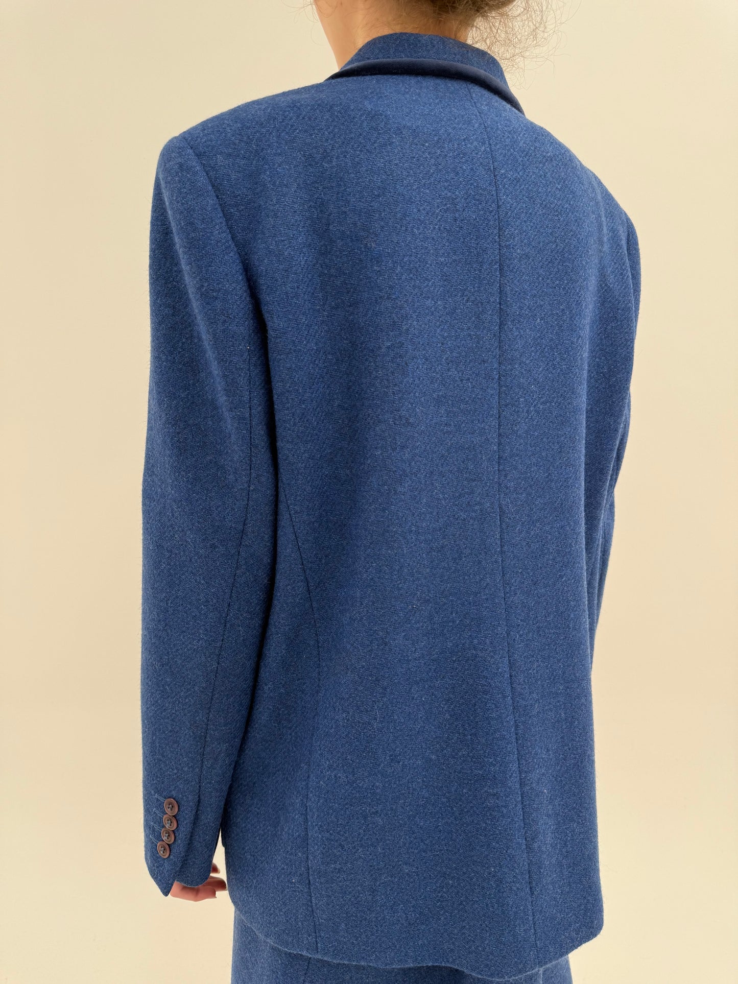 Costum high end italian din tweed de lana extrafina