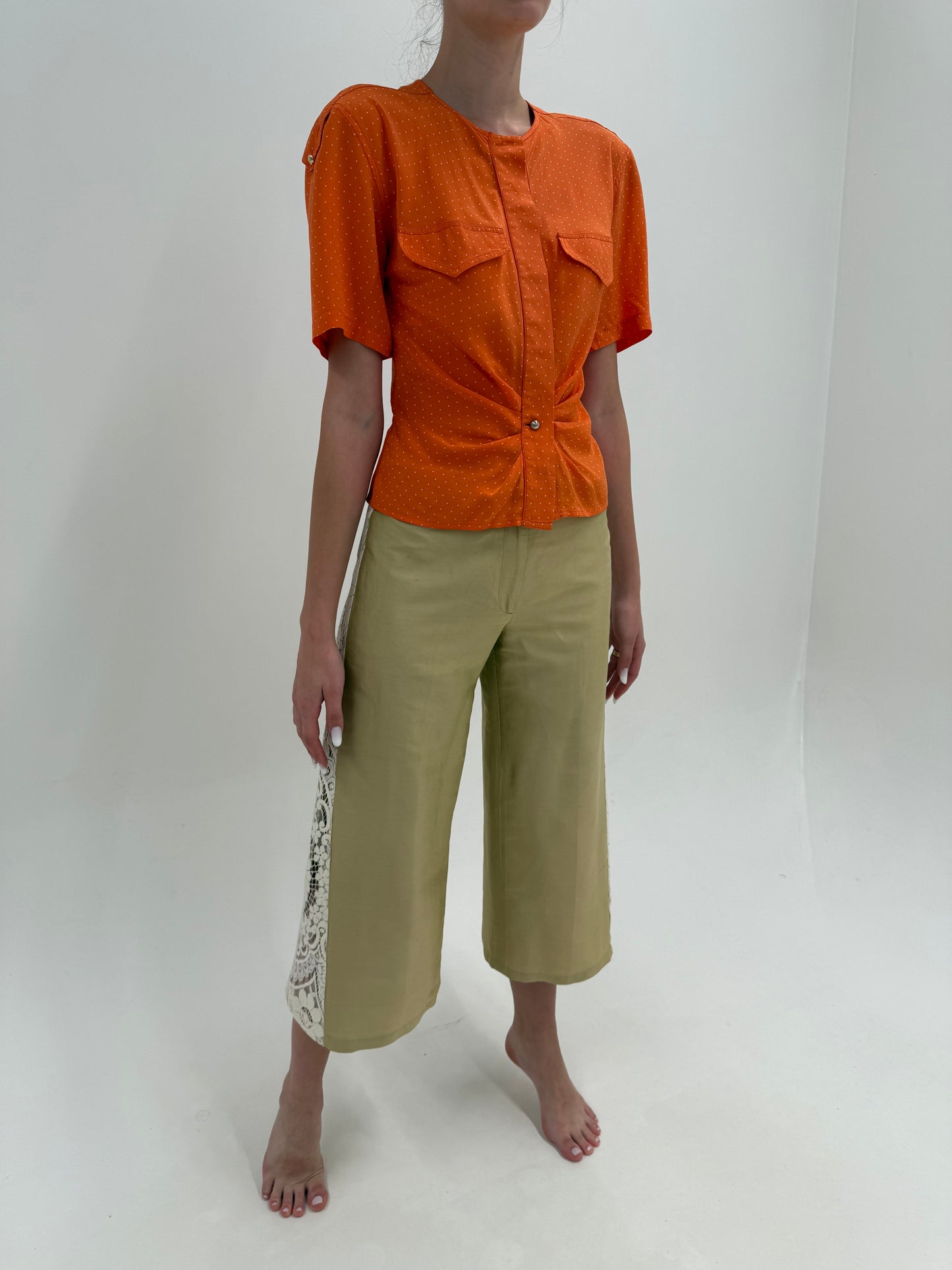 Pantaloni culottes din mătase naturală dupioni camel cu inserție de dantelă