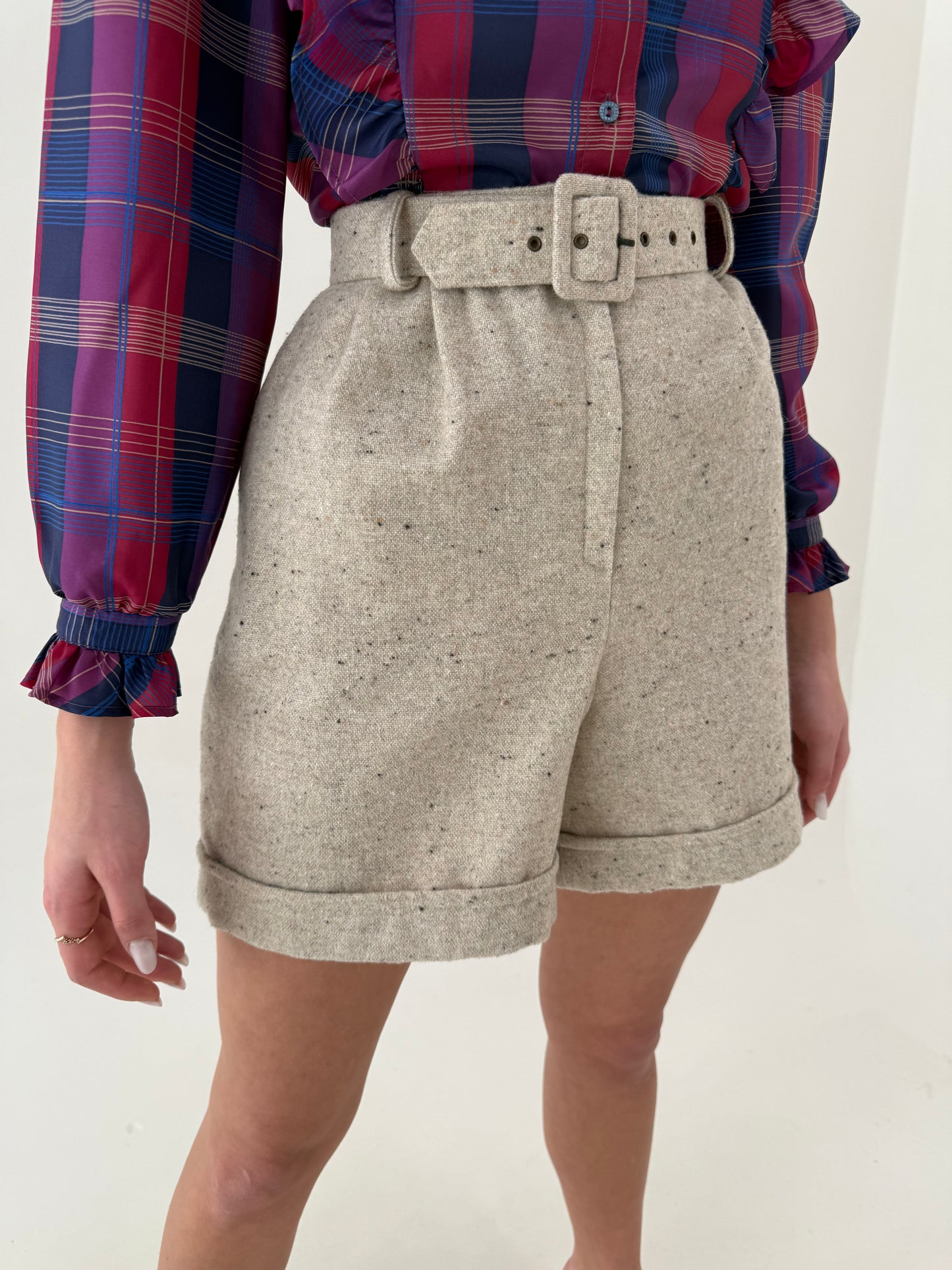 Pantaloni light nude din dota cu centura proprie și talie ultra înaltă