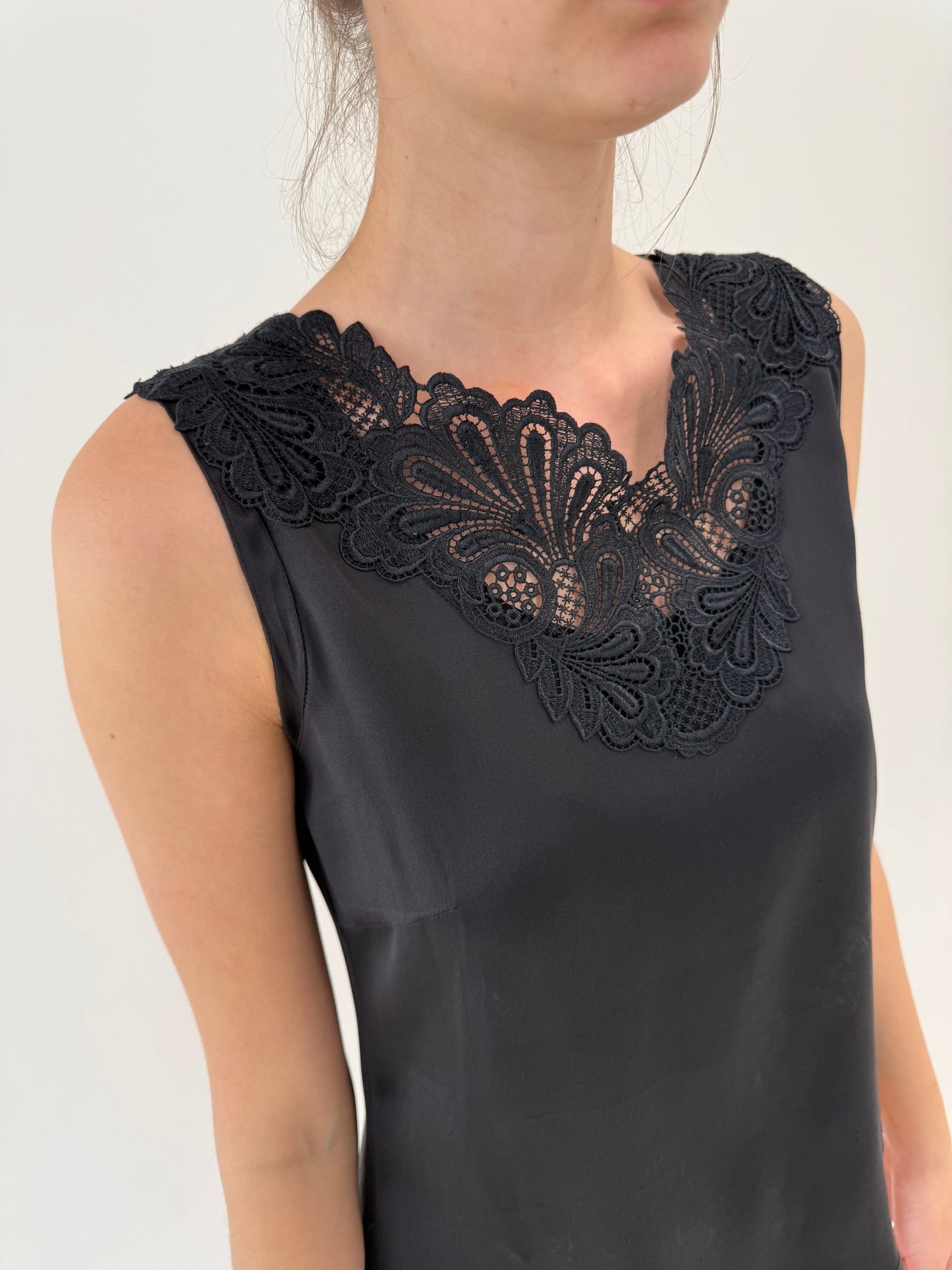 Top ultra luxury Fabiana Filippi din mătase naturală cu dantelă macrame