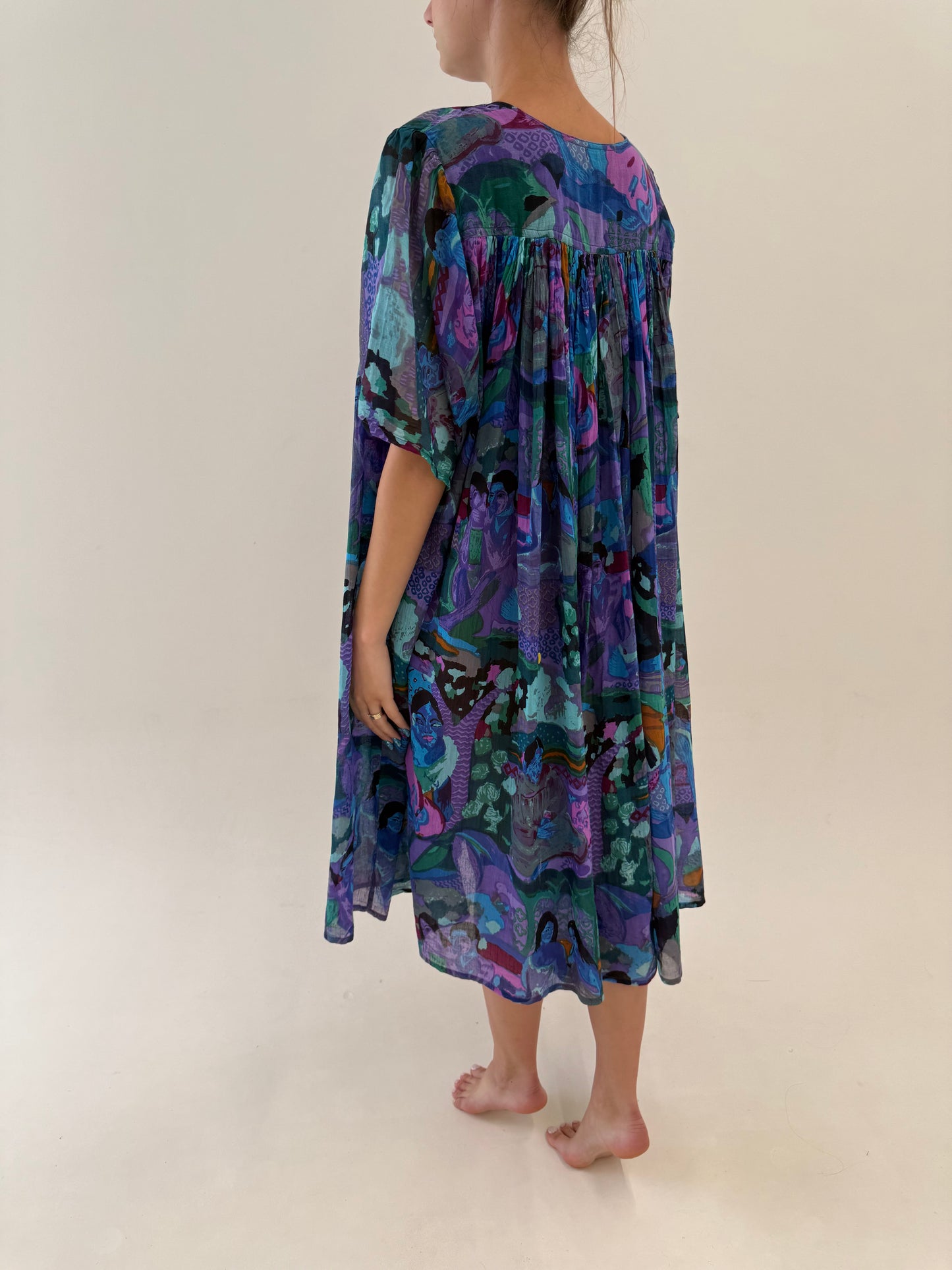 Rochie amplă în culori superbe din pânză fină de bumbac