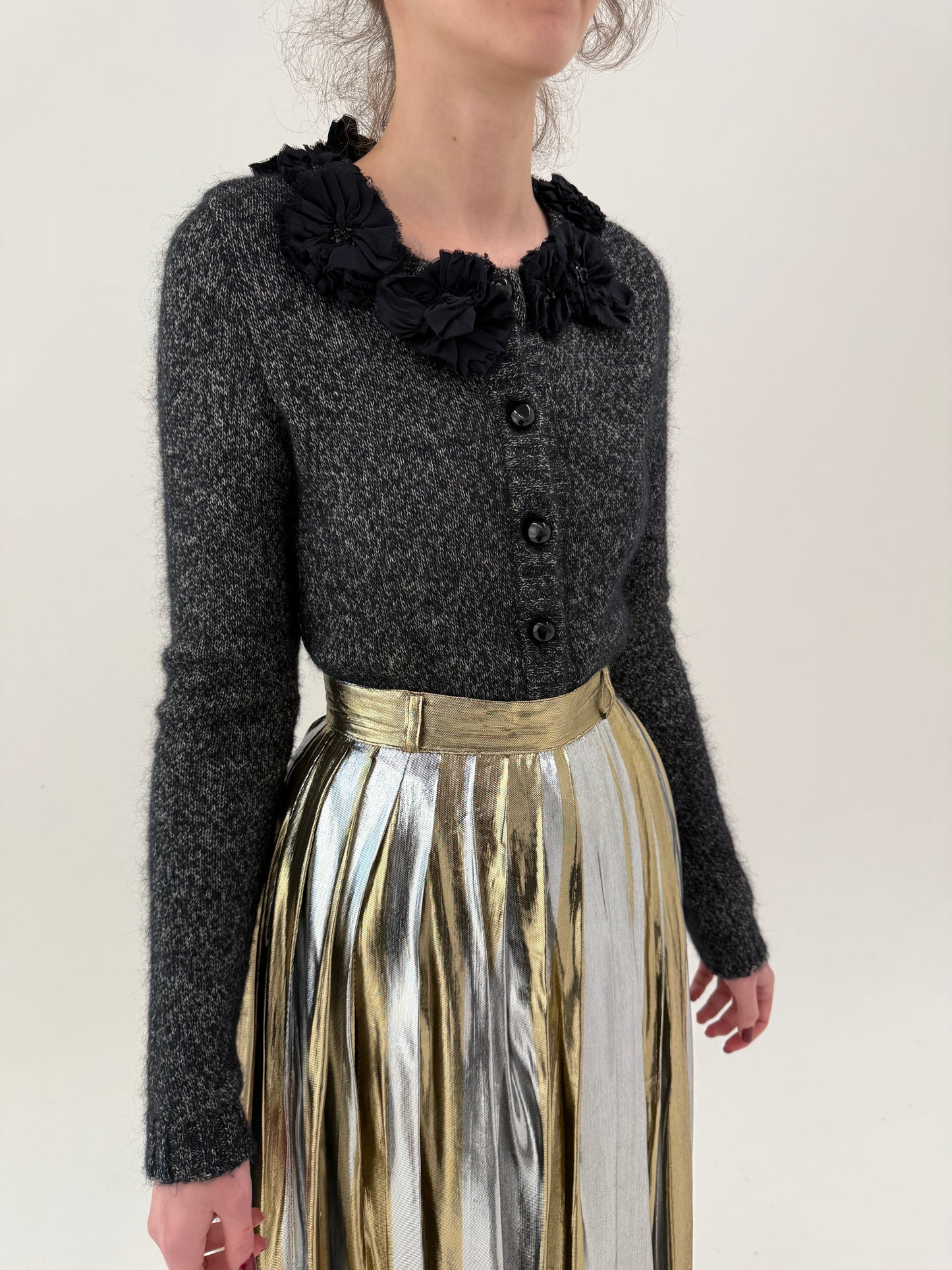 Cardigan vintage bijuterie italian cu aplicații florale couture din lână extrafina