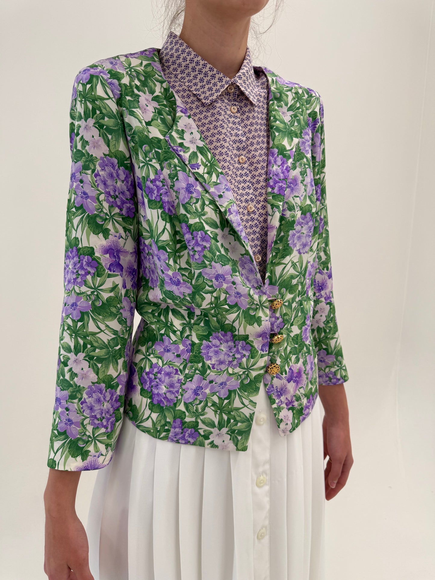 Sacou petite cu print floral superb din mătase naturală cu nasturi bijuterie aurii