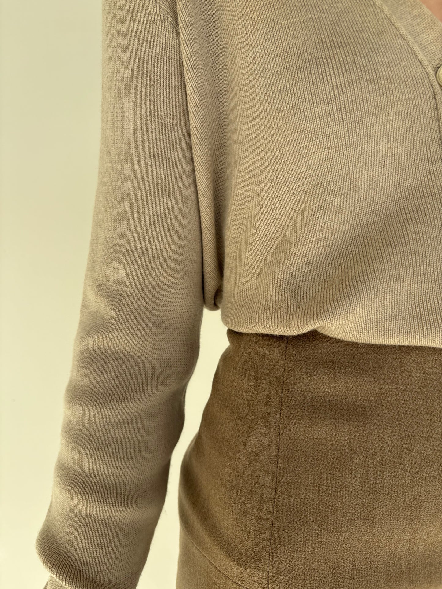 Fustă camel din lana extrafina în croi ușor A-line în clini