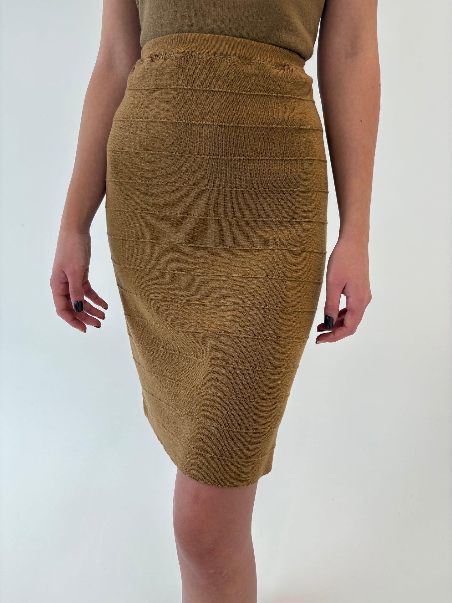 Fustă camel din jerse texturat de lana extrafina