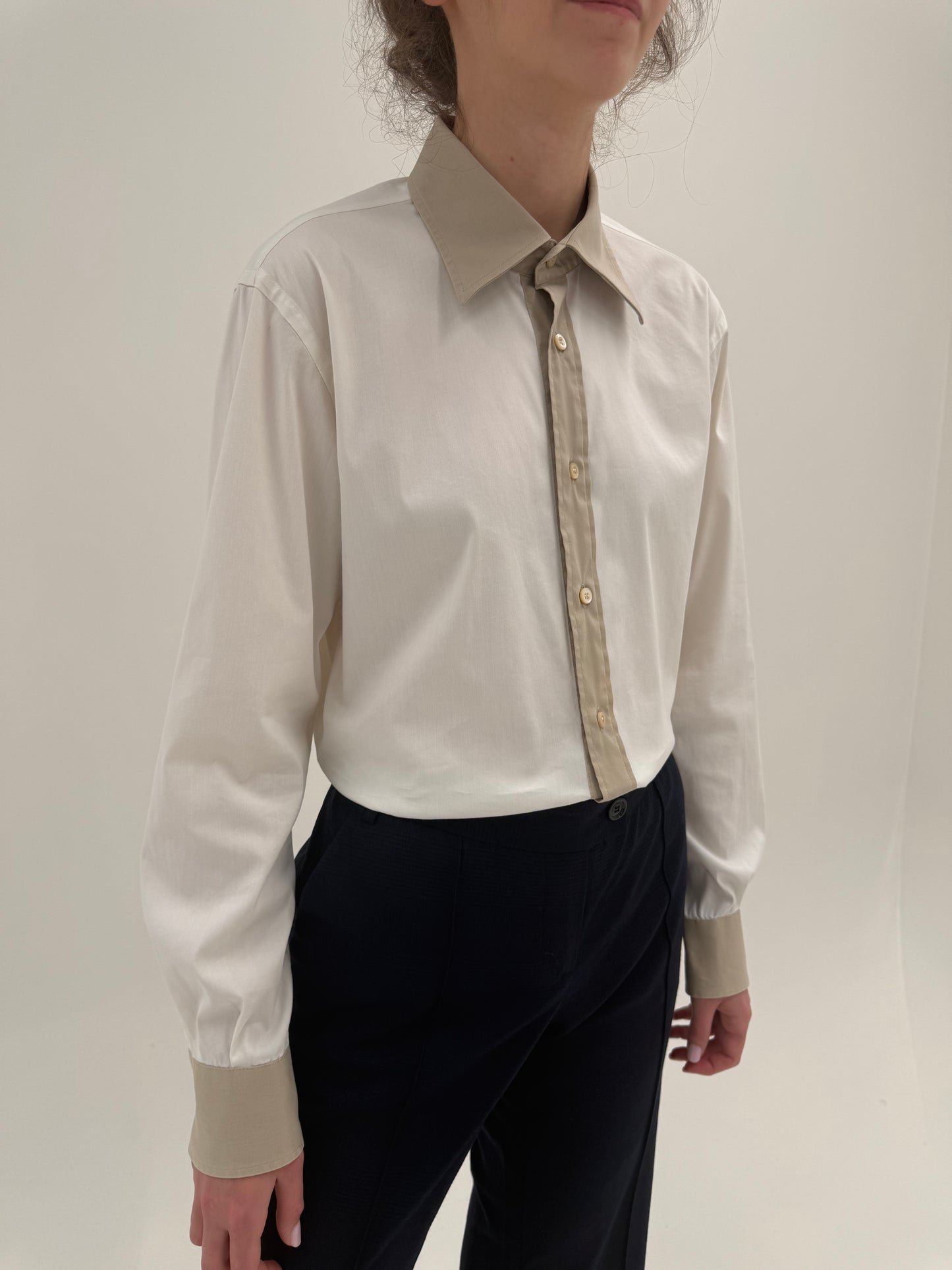 Cămașa Prada cu manșete și guler contrastante