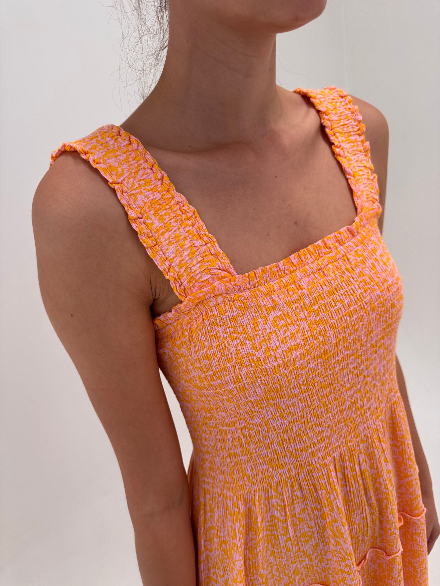 Rochie midi lung cu bustier smock în stil corsaj ultra confort roz cu oranj