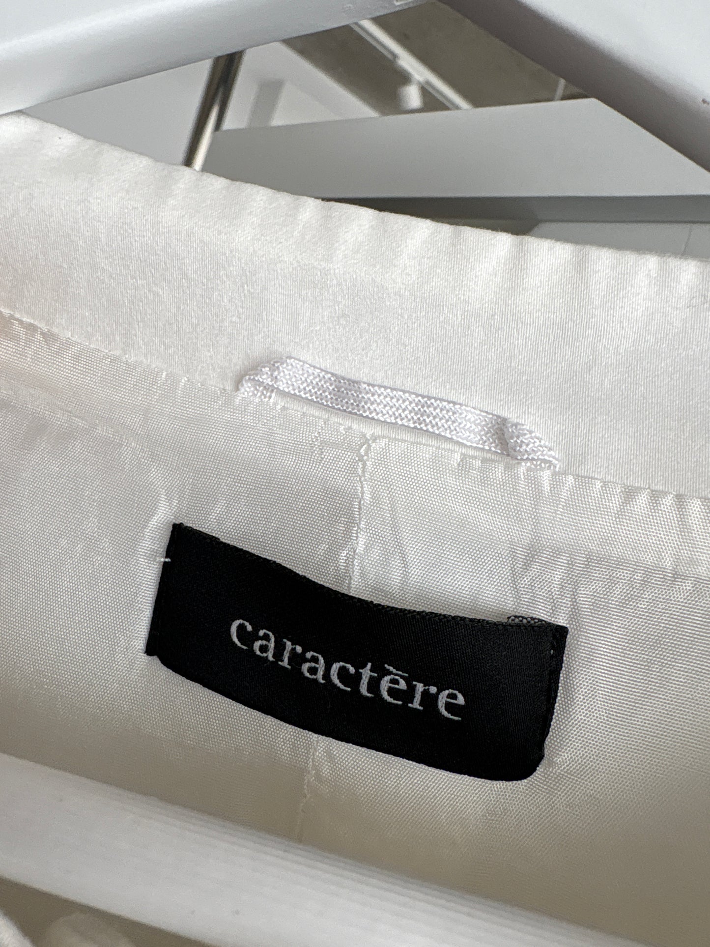 Sacou italian în croi minimalist din brocart subțire de vară