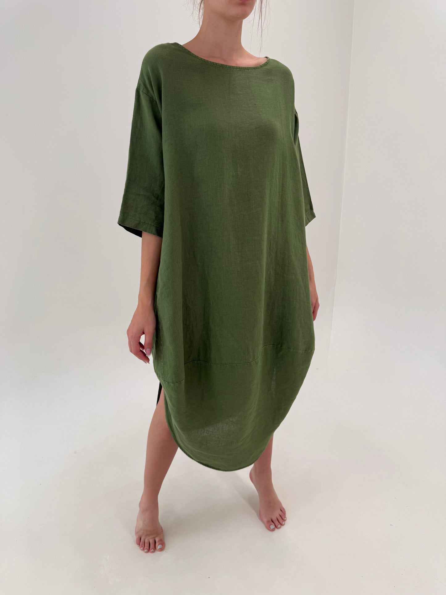 Rochie maxi italiană cu buzunare în croi deosebit volumizat minimalist din in