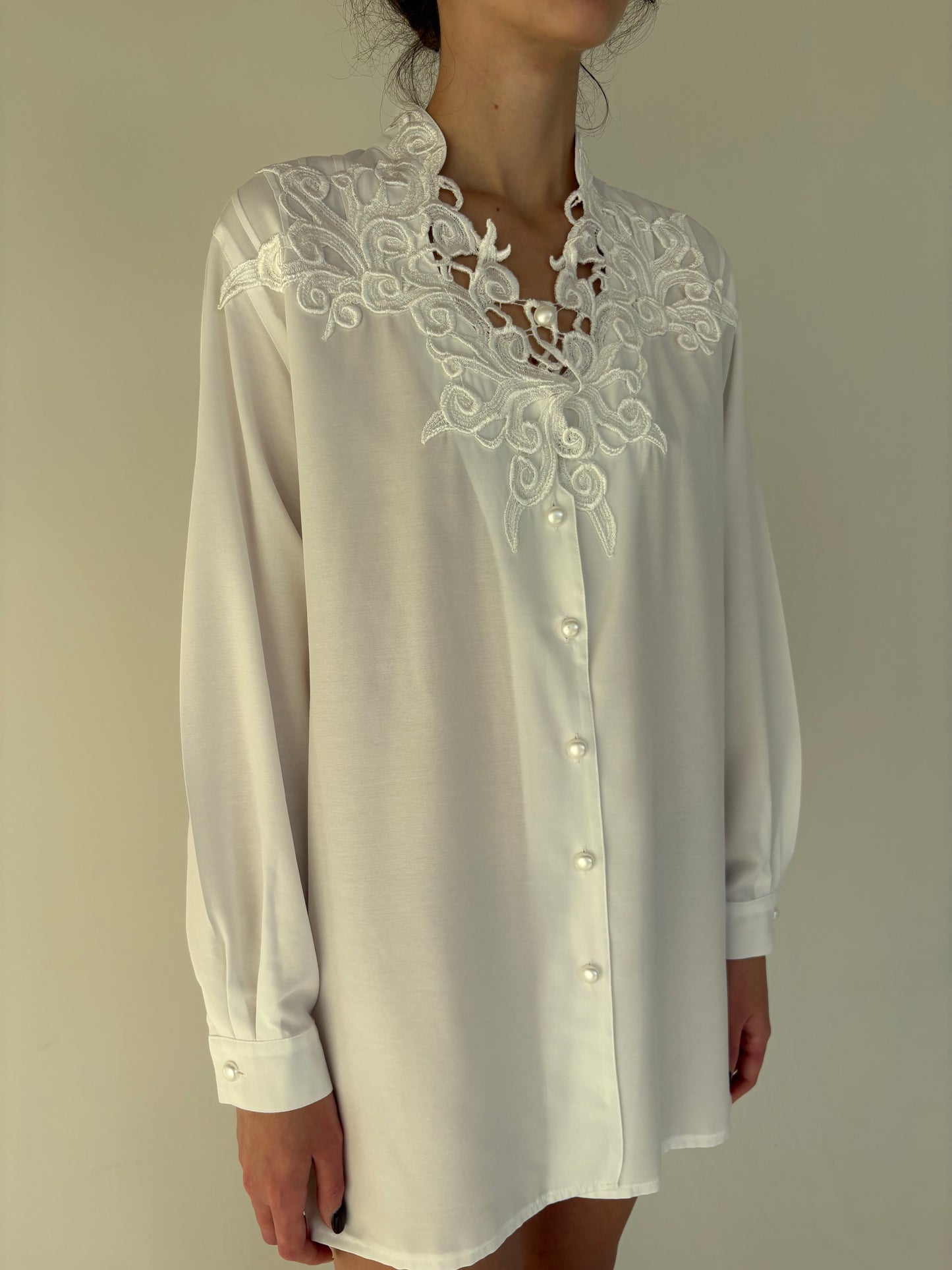 Cămașa de brand luxury vintage cu aplicație de dantelă macrame