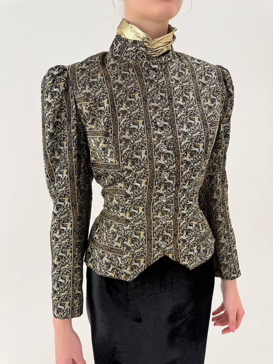 Sacou ultra cambrat din brocart de mătase naturală cu umeri ușor bufanți