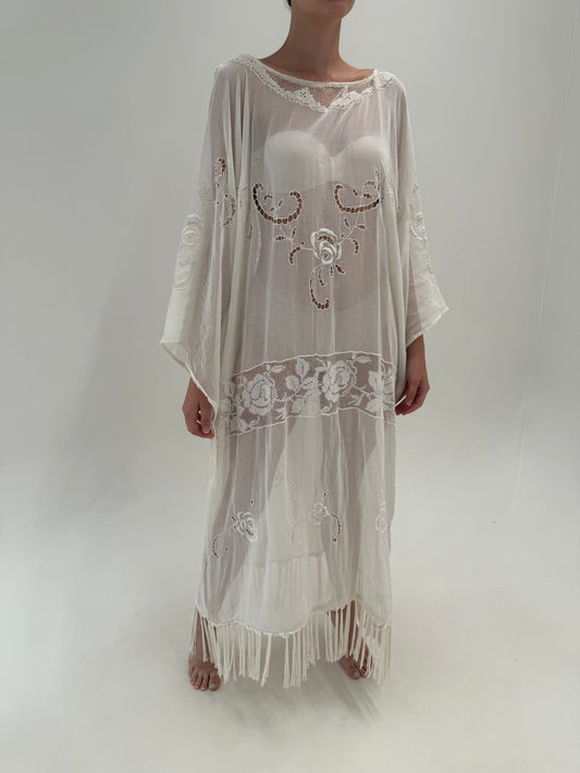 Kaftan de plajă bijuterie din cea mai fină pânză de bumbac cu broderie manuală și franjuri