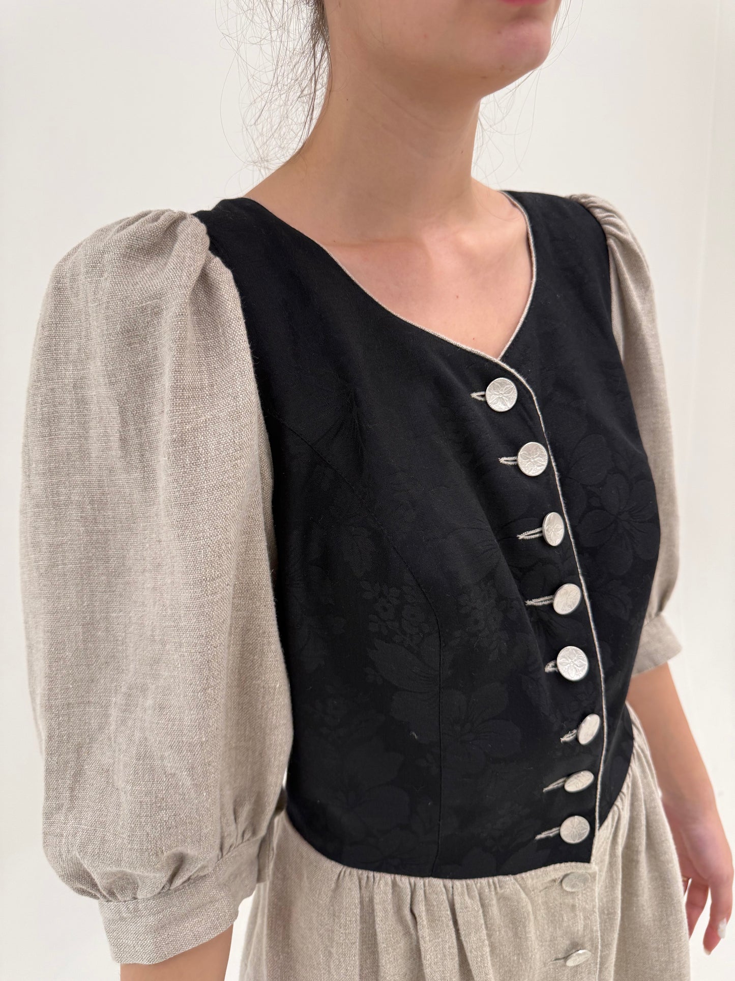 Rochie vintage din pânză grea de in cu corsaj și buzunare