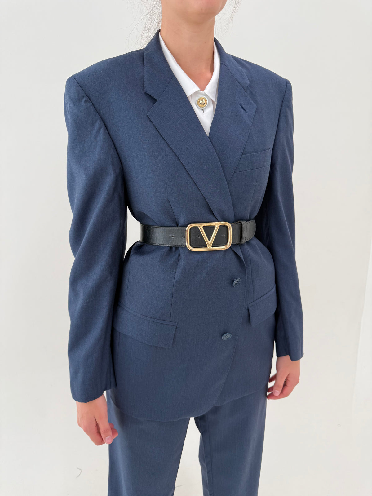 Costum tall jeans blue din lana extrafina în croi actual