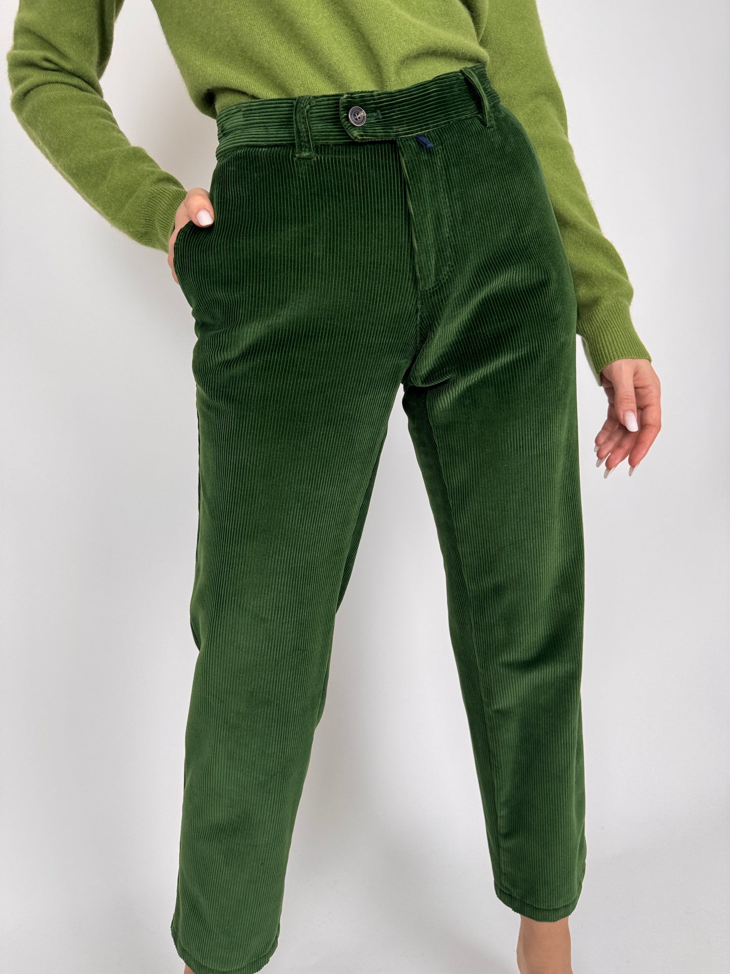 Pantaloni premium din catifea raiata verde superb