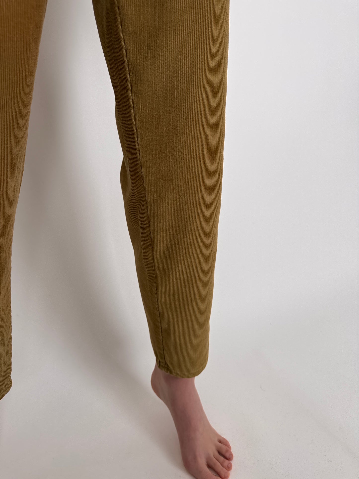 Pantaloni tall camel din catifea de bumbac cu talie ultra înaltă marcată