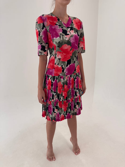 Rochie vintage italiană cu print ca pictat în croi retro revenit în trend