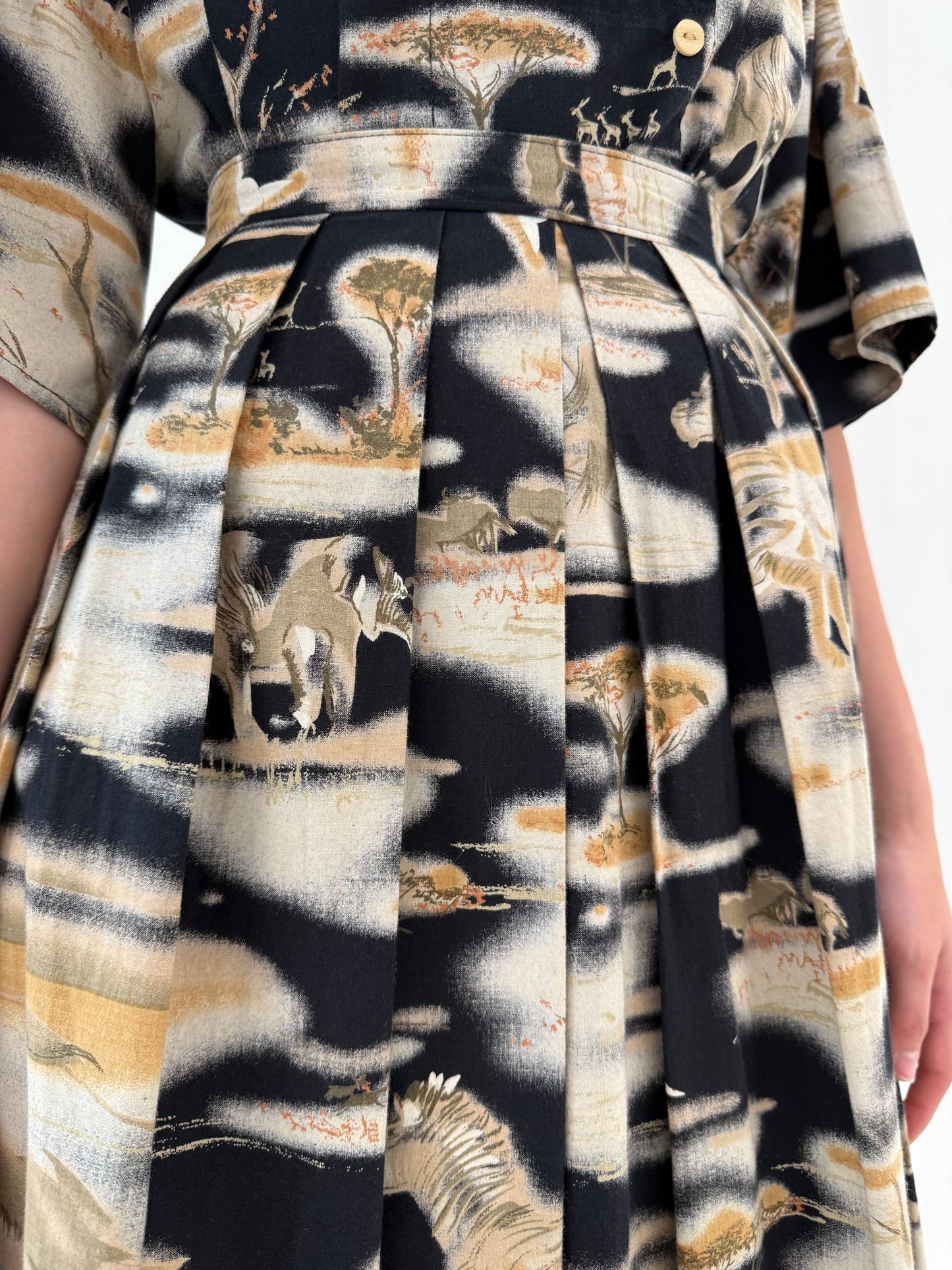 Set vintage din pânză de bumbac cu influențe safari și fustă midi lung cu buzunare