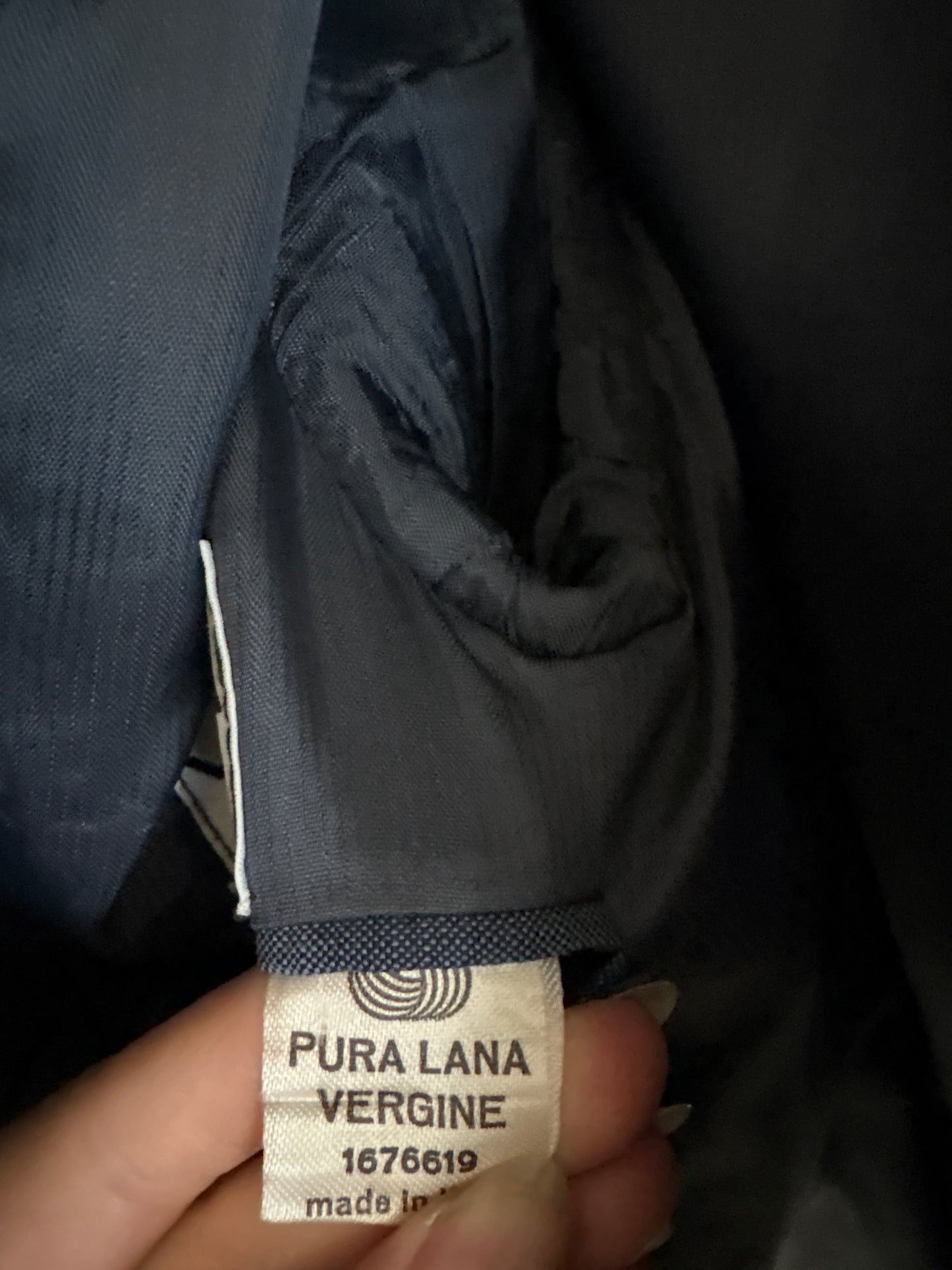 Costum italian Jeans blue din lana extrafina pura certificată în croi actual