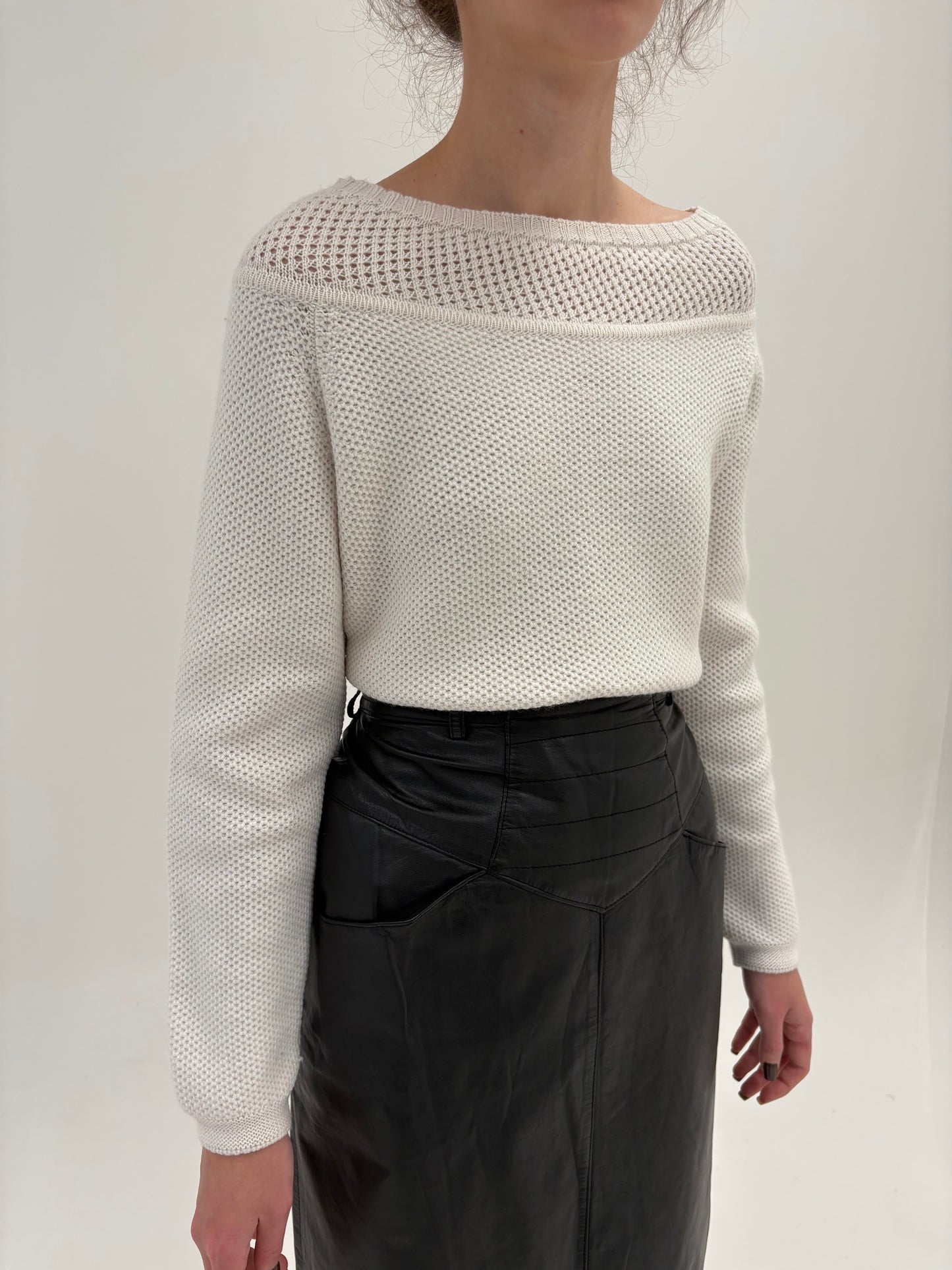 Pulover italian de gramaj mare din lana merino extrafina cu decolteu bărcuță