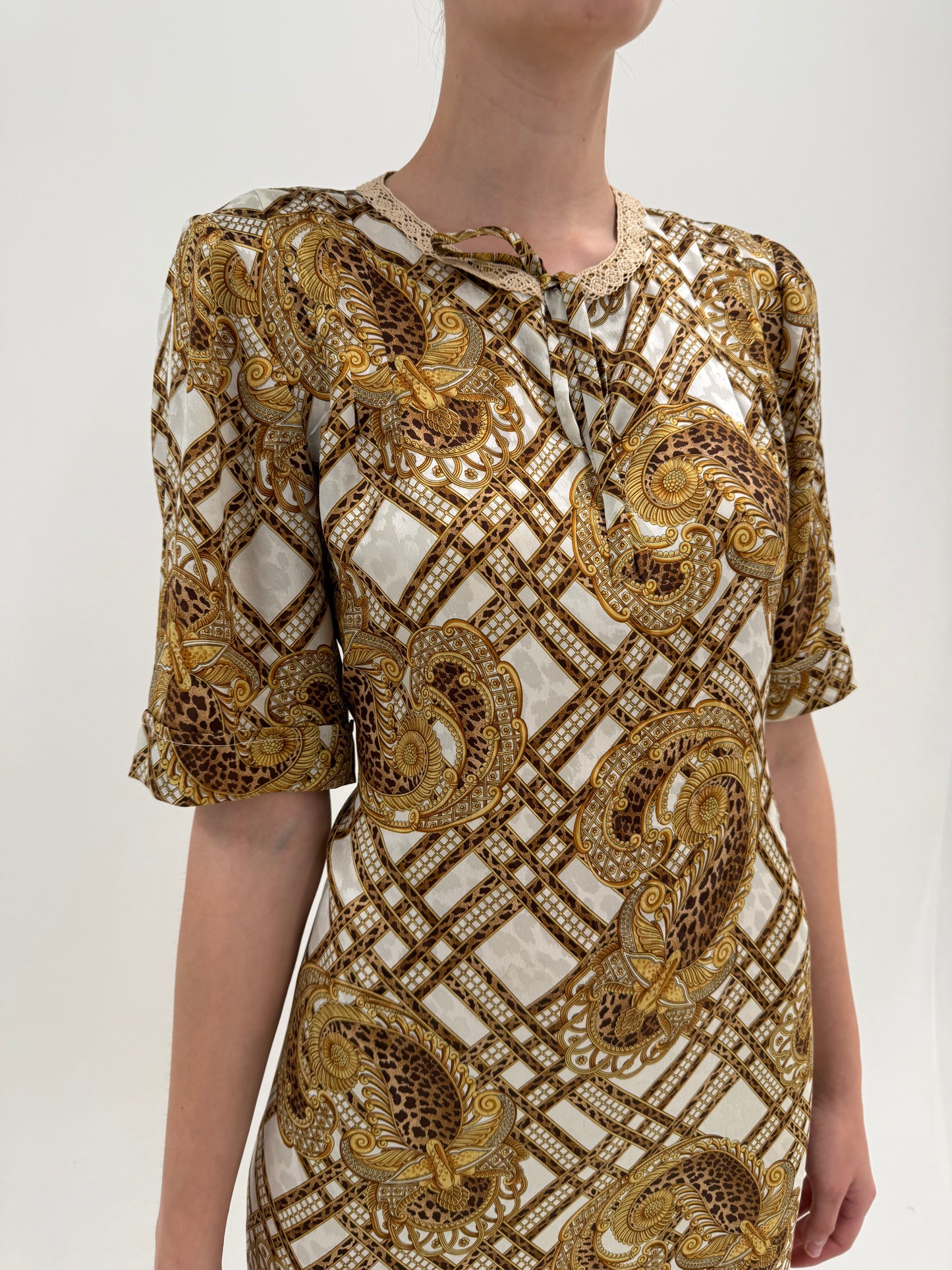 Rochie vintage din mătase naturală cu print baroc în croi lejer cu cordon