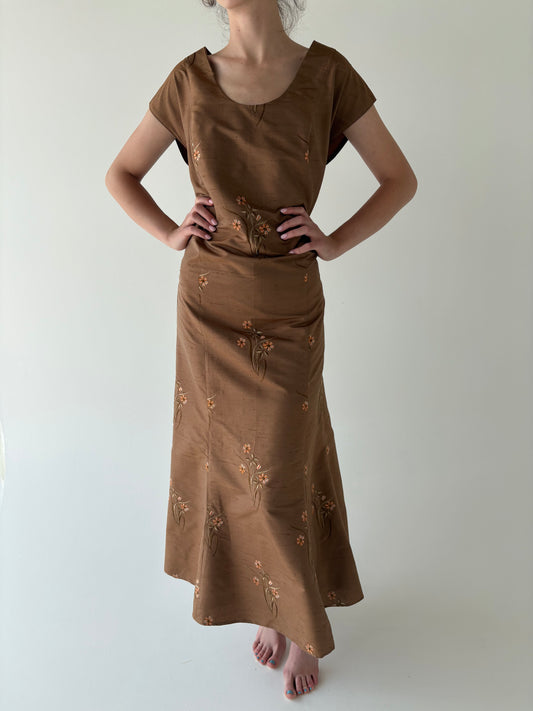 Rochie vintage cafe au lait cu broderie din pânză brodată de mătase naturală