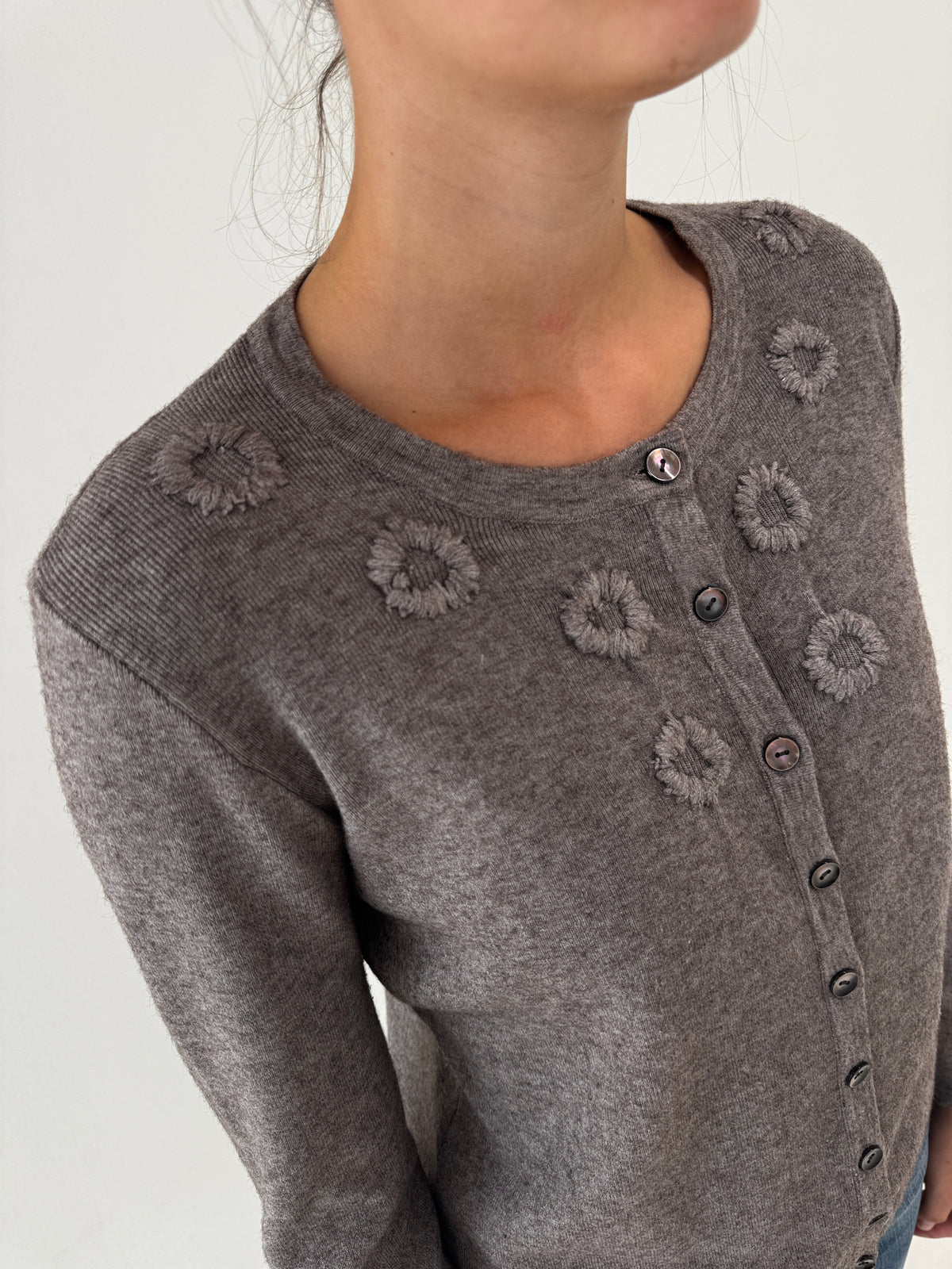 Cardigan taupe Max Mara light taupe din mix de lana extrafina cu broderie 3D
