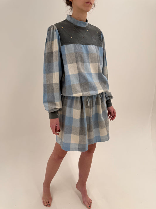 Rochie vintage cu talie reglabilă din stofă de lana extrafina în culori pudrate