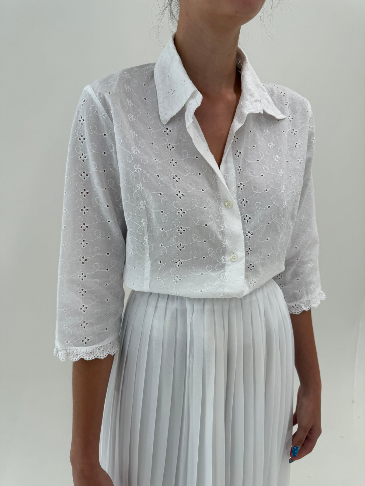Cămașa din bumbac excepțional integral cu broderie anglaise