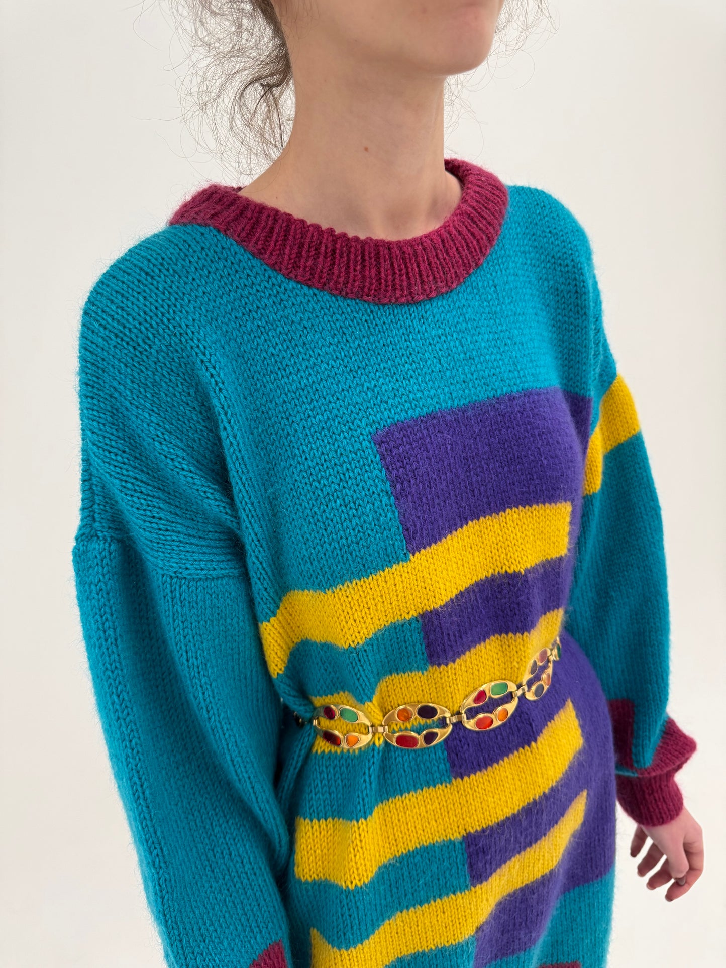 Rochie în croi oversized din tricot gros de lana în culori tari