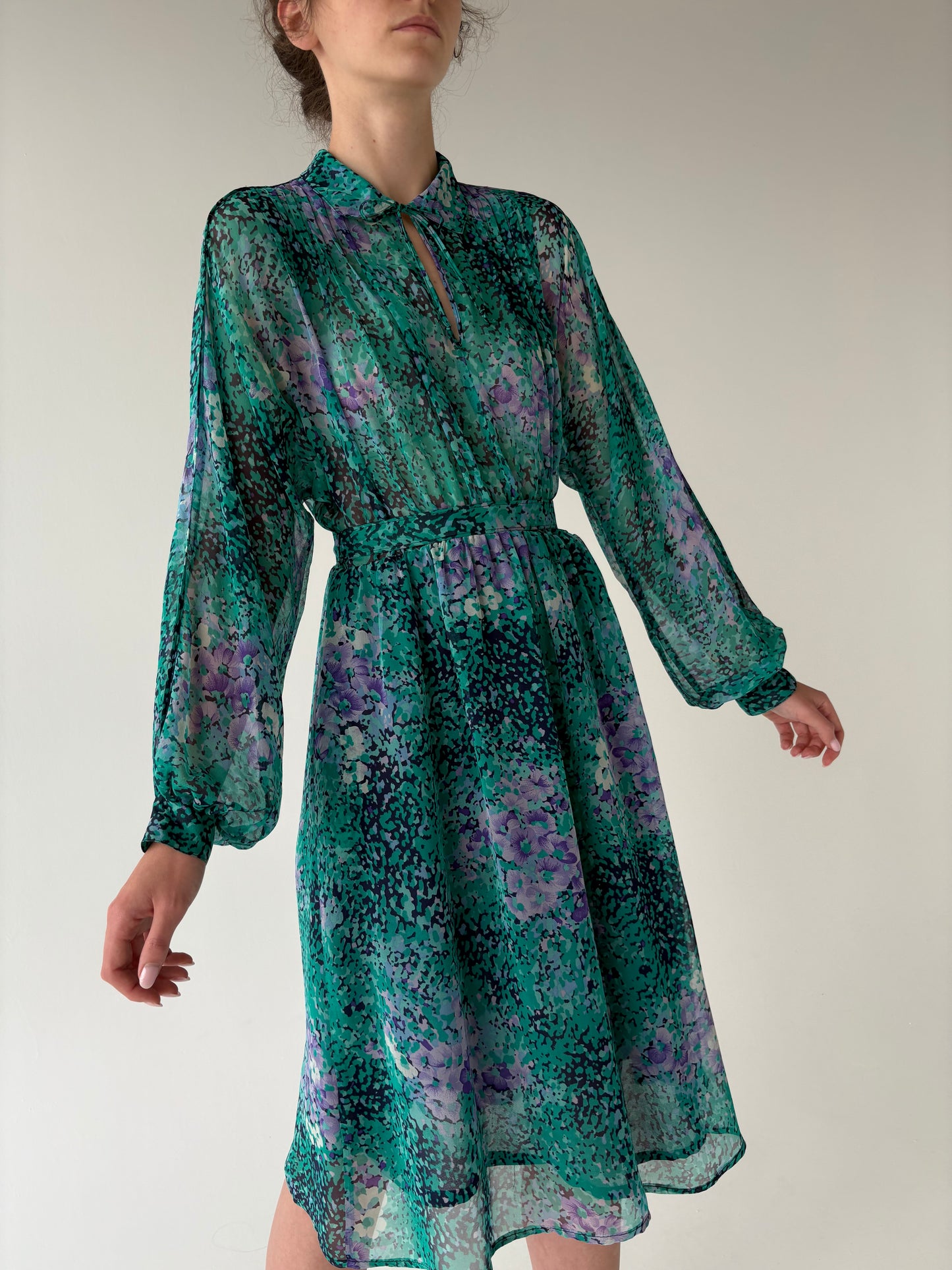 Rochie vintage de excepțională din mătase naturală cu talie reglabilă