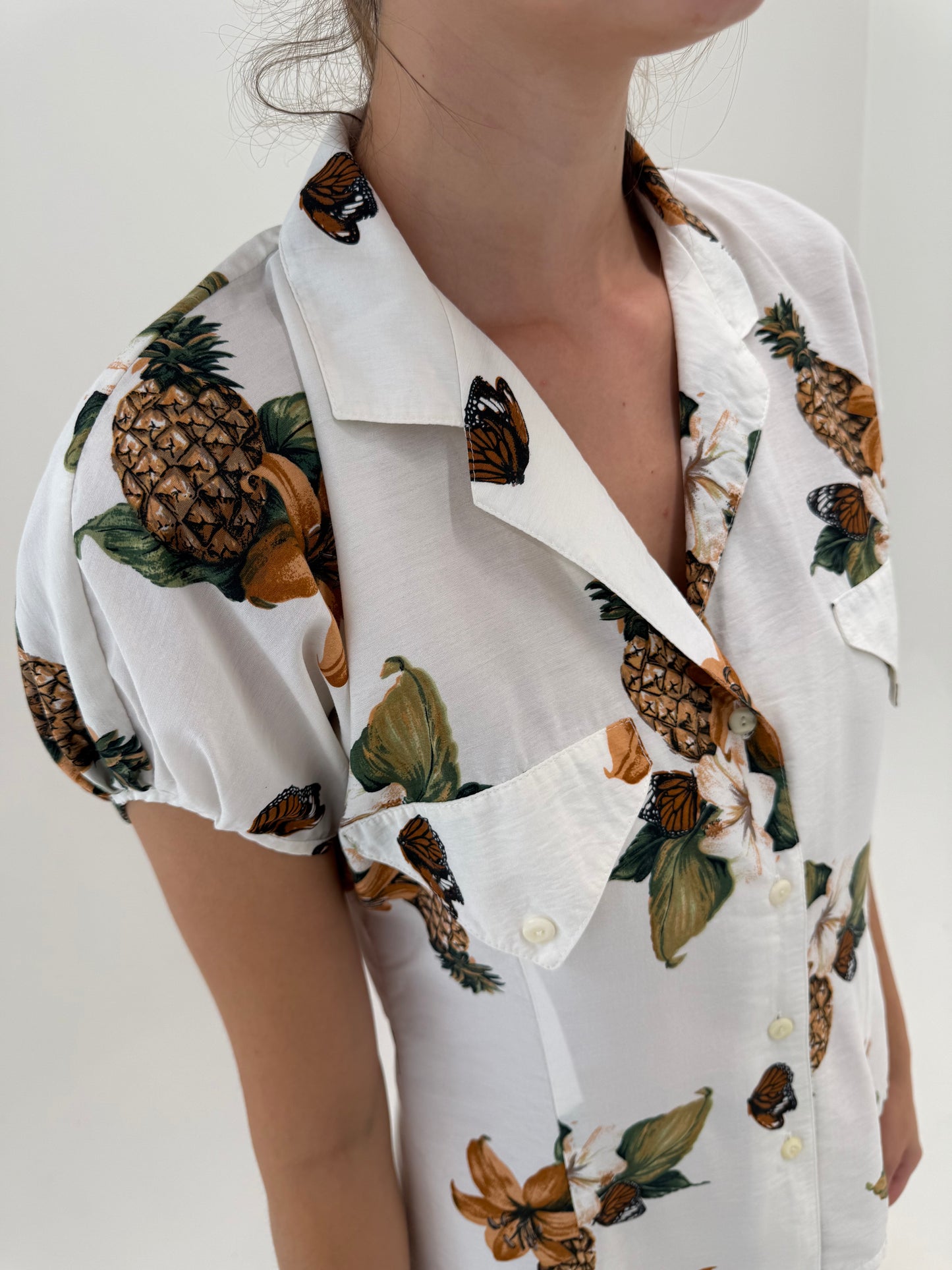 Cămașa ușor cambrata super vaporoasă cu print organic superb