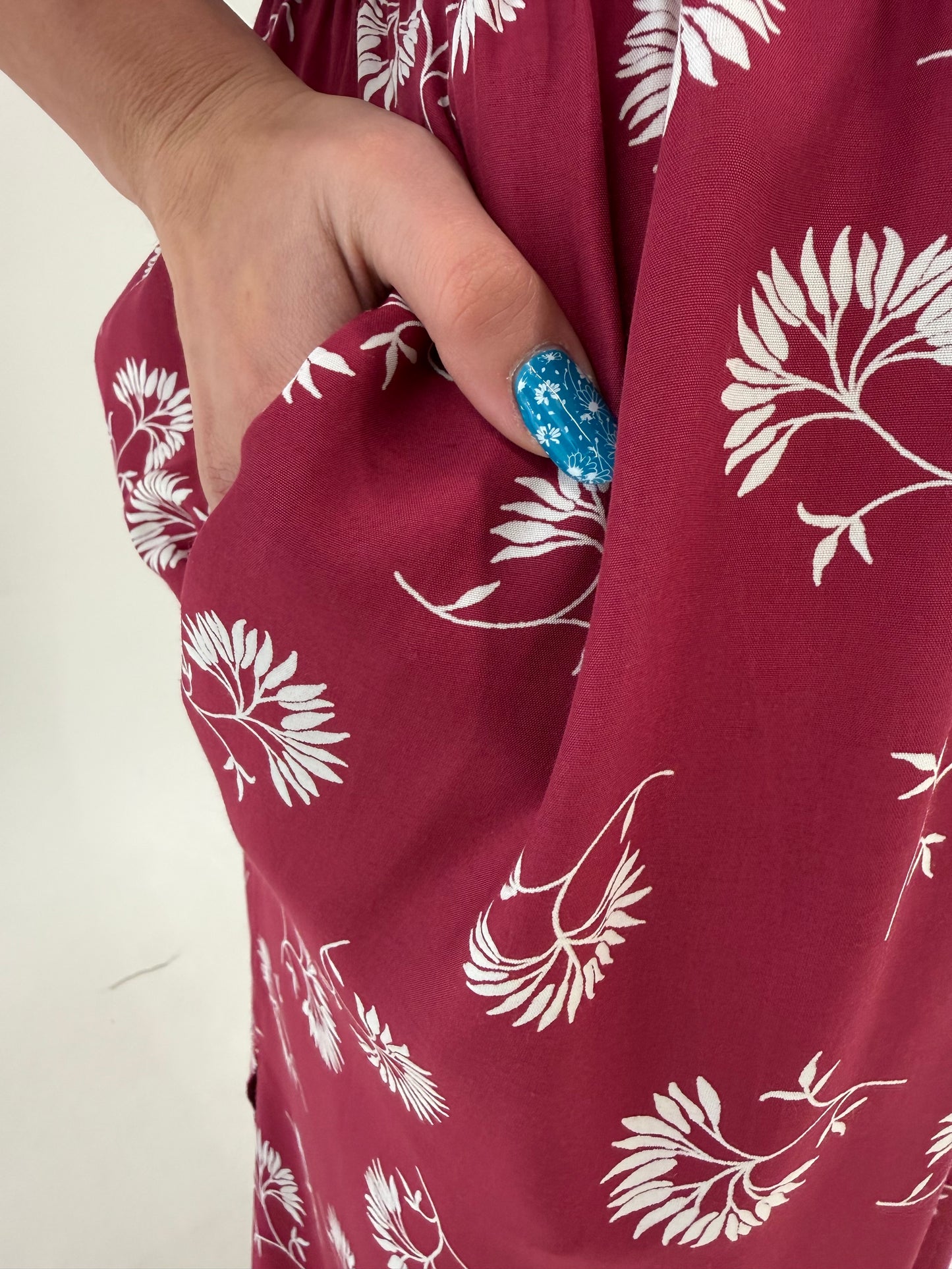 Rochie vintage burgundy super vaporoasă de vară cu print delicat păpădie