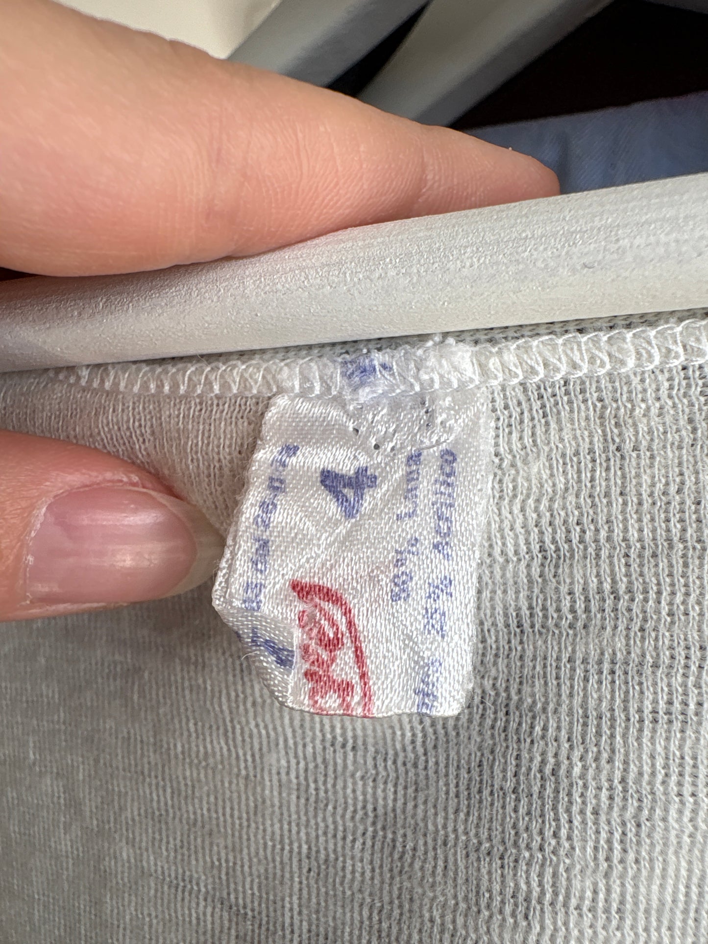 Top cambrat italian din lana extrafina irestringibila